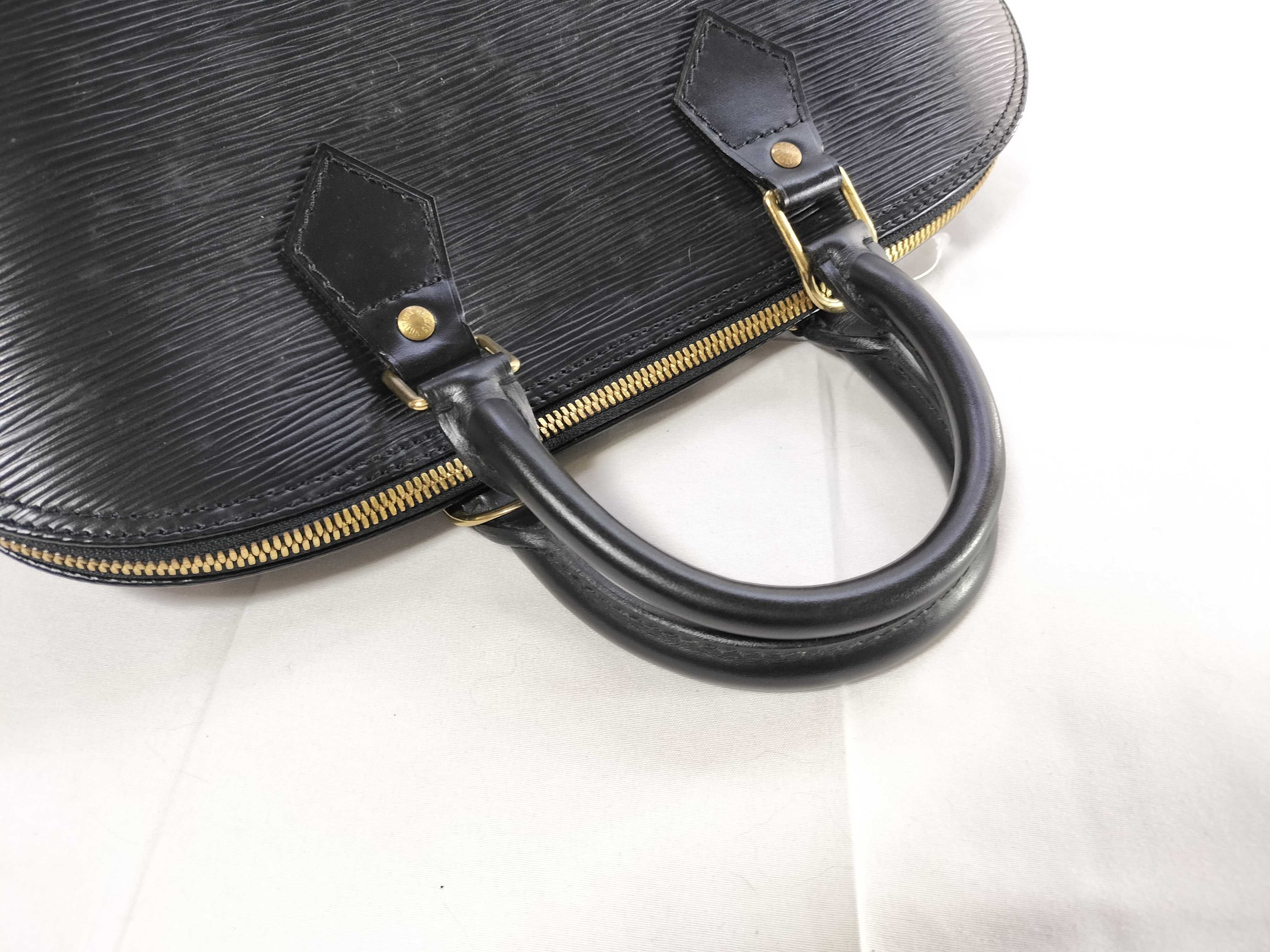 Epi Alma PM Black Handbag — view 3