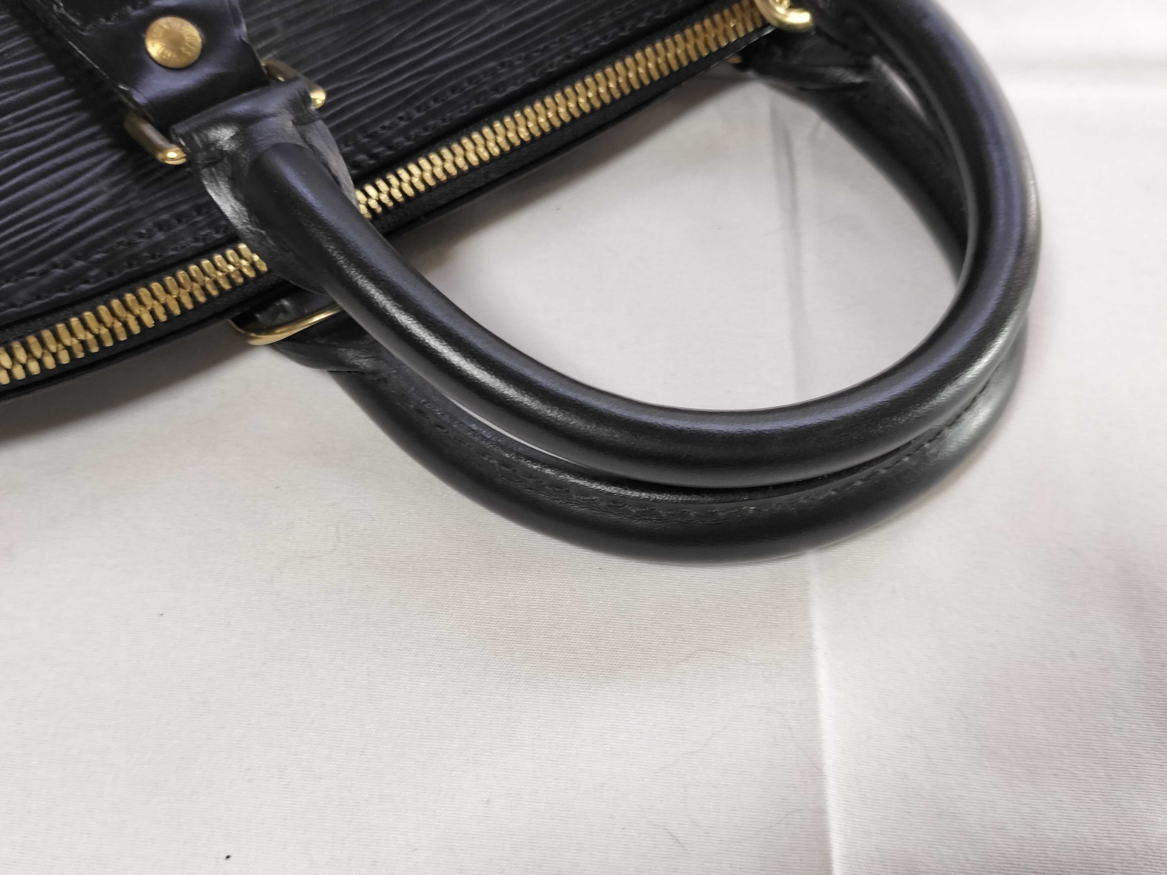 Epi Alma PM Black Handbag — view 4