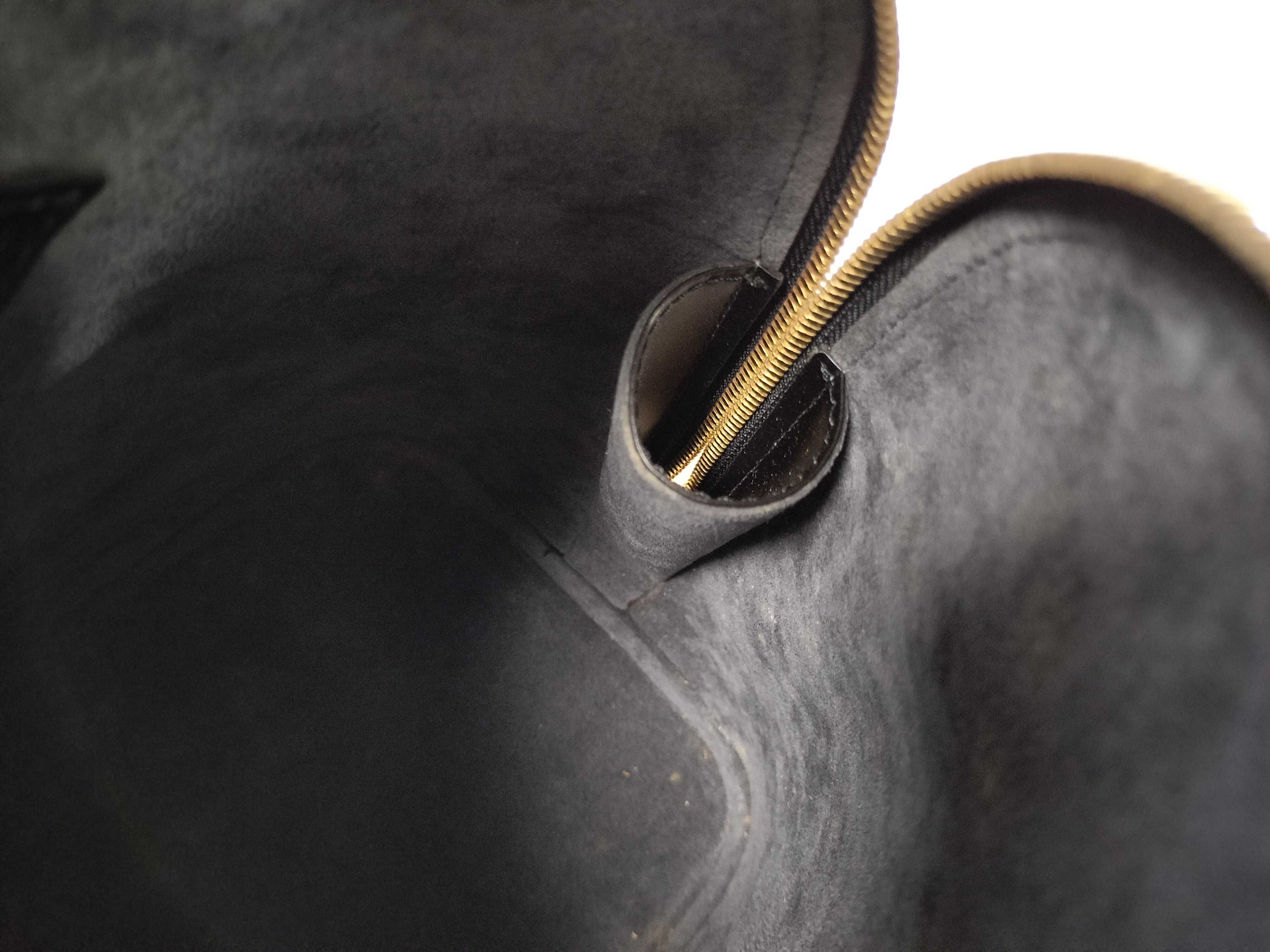 Epi Alma PM Black Handbag — view 9