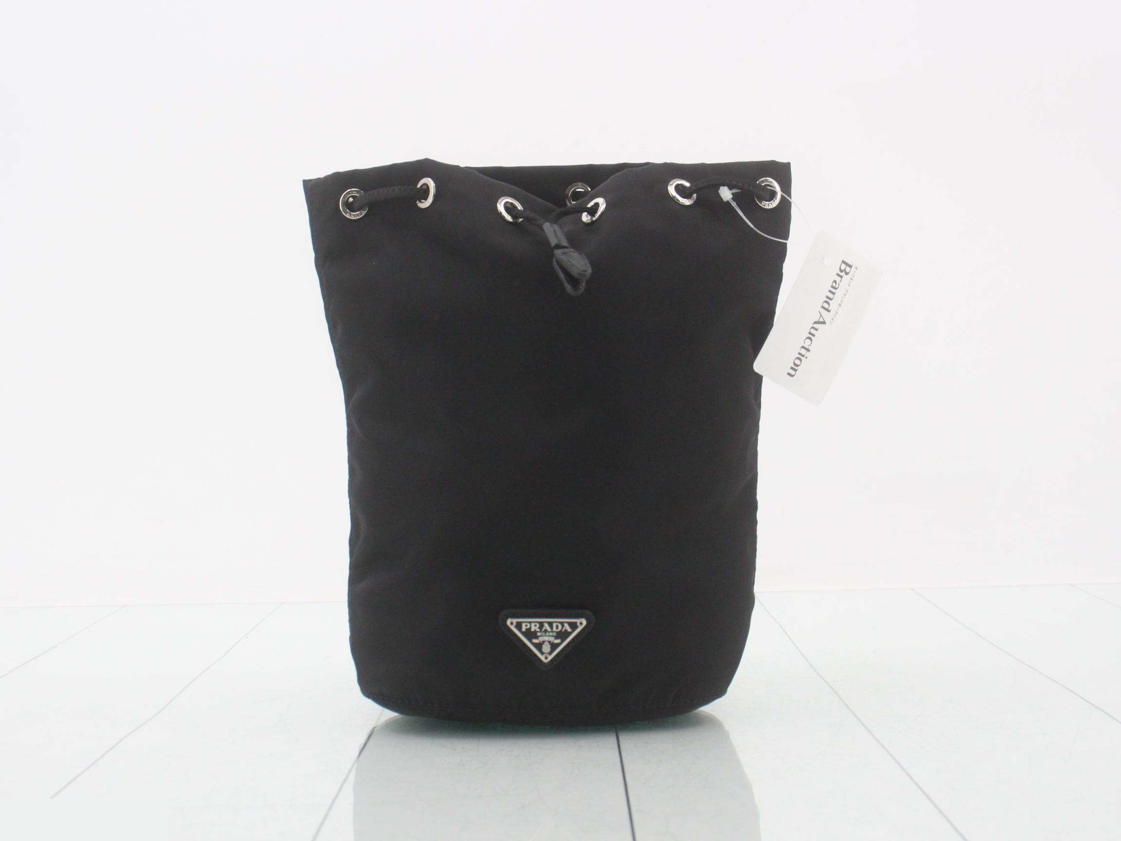 Nylon drawstring pouch