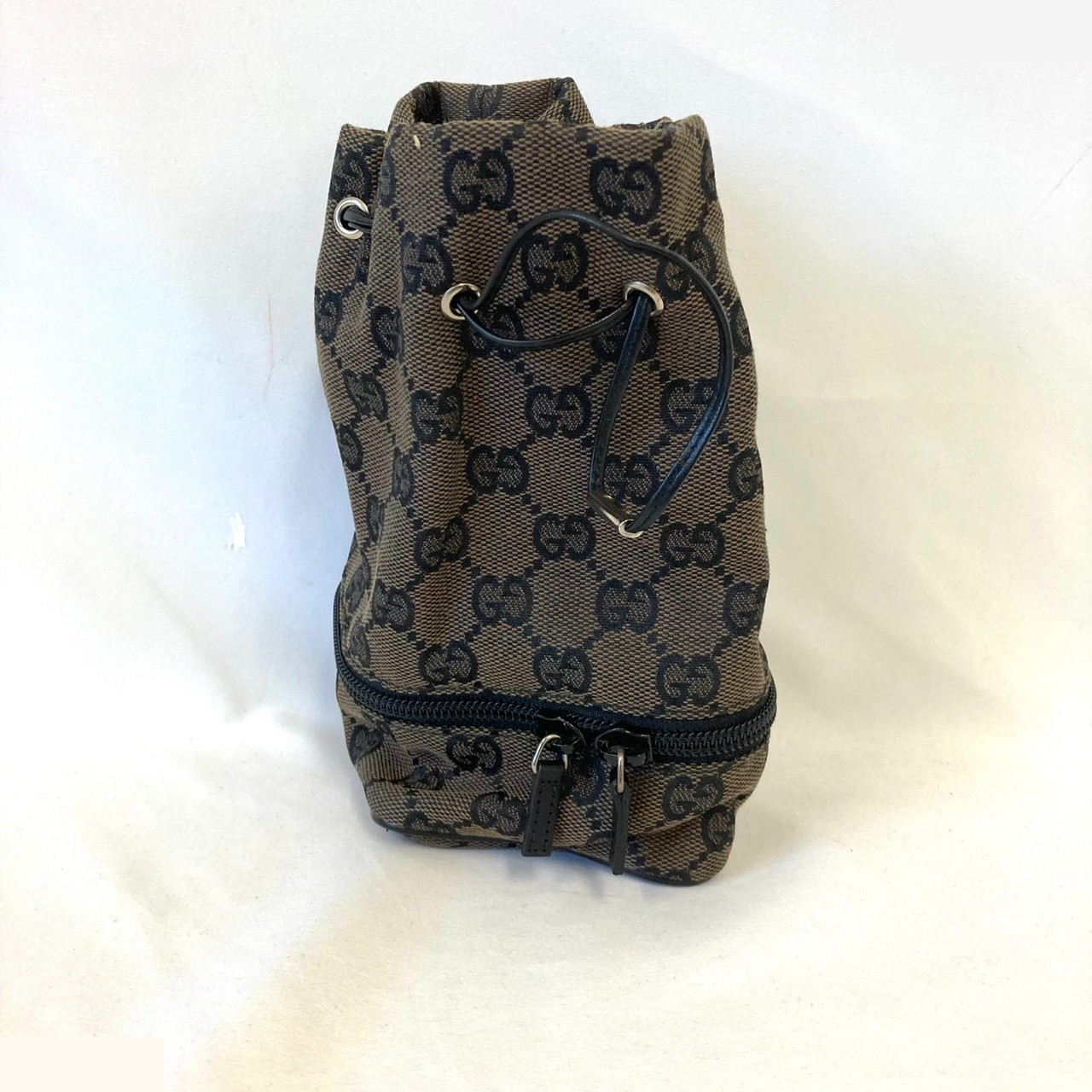 pouch — view 3