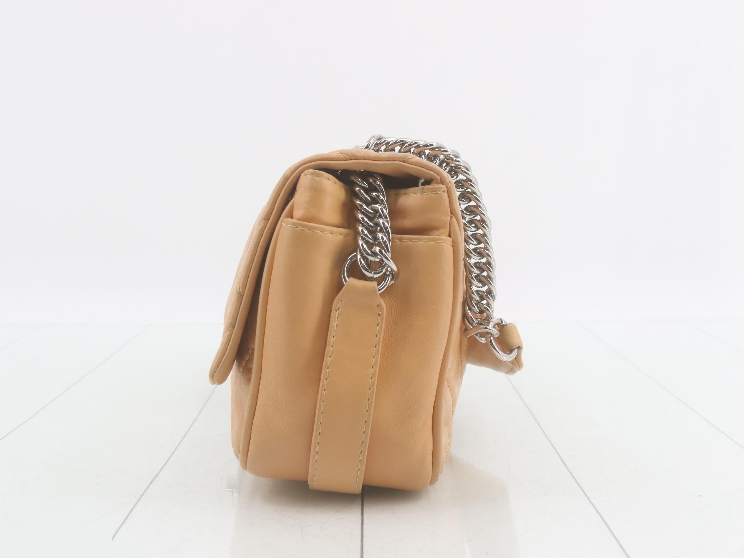 Matelassé (bag) - Shoulder bag — view 3