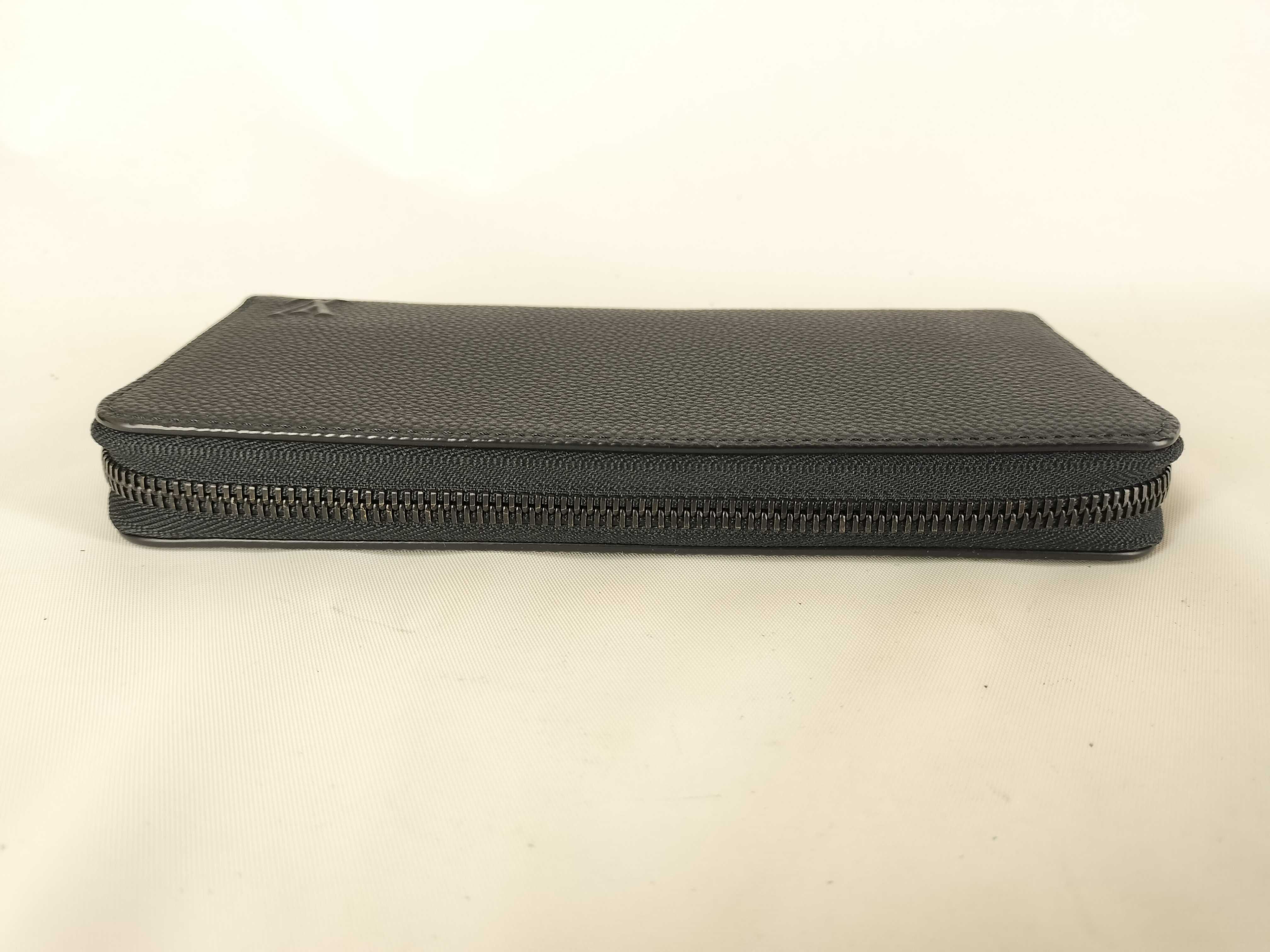M25959 Zippy Wallet Horizontal Wallet — view 4