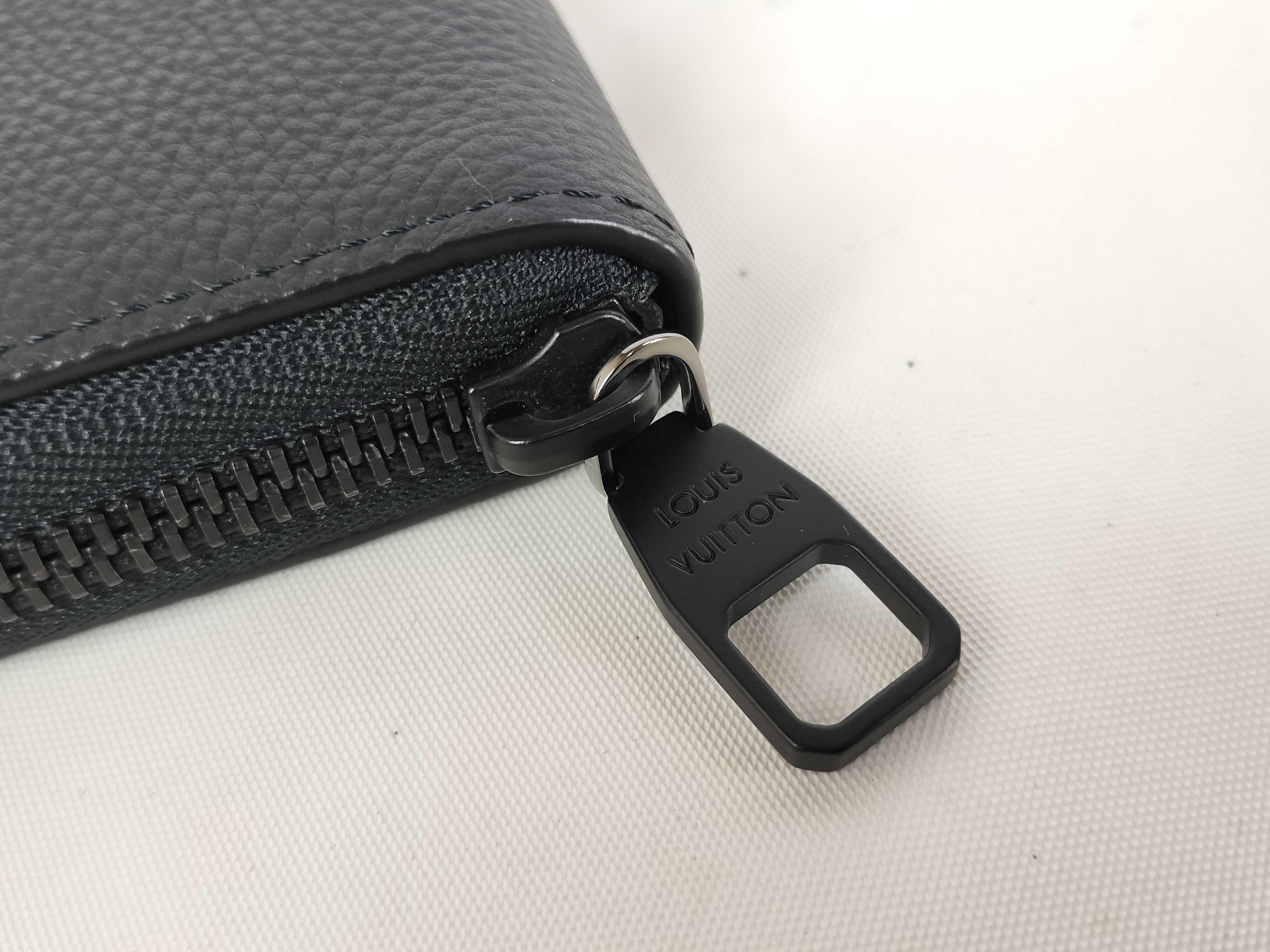 M25959 Zippy Wallet Horizontal Wallet — view 5
