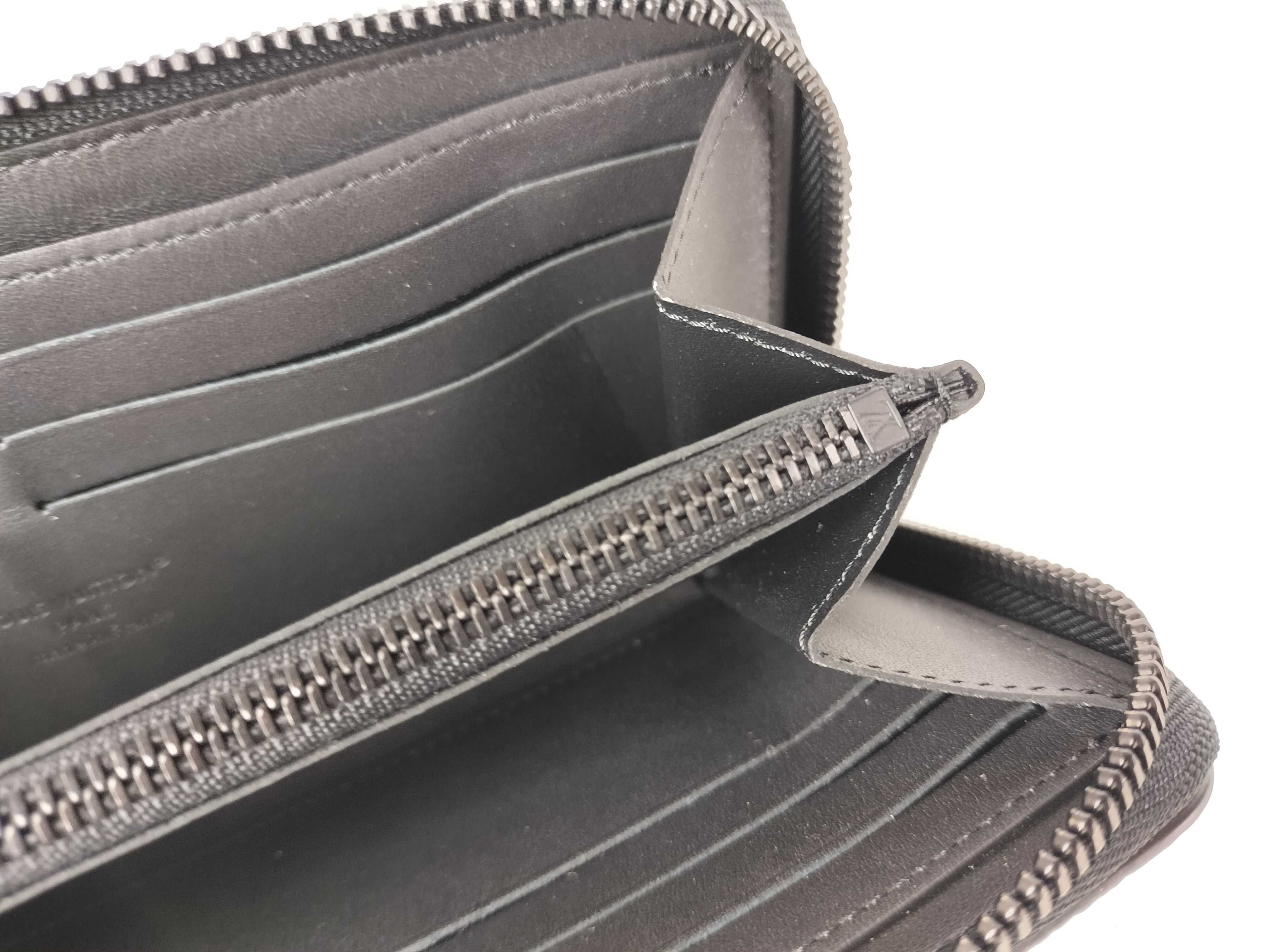 M25959 Zippy Wallet Horizontal Wallet — view 10