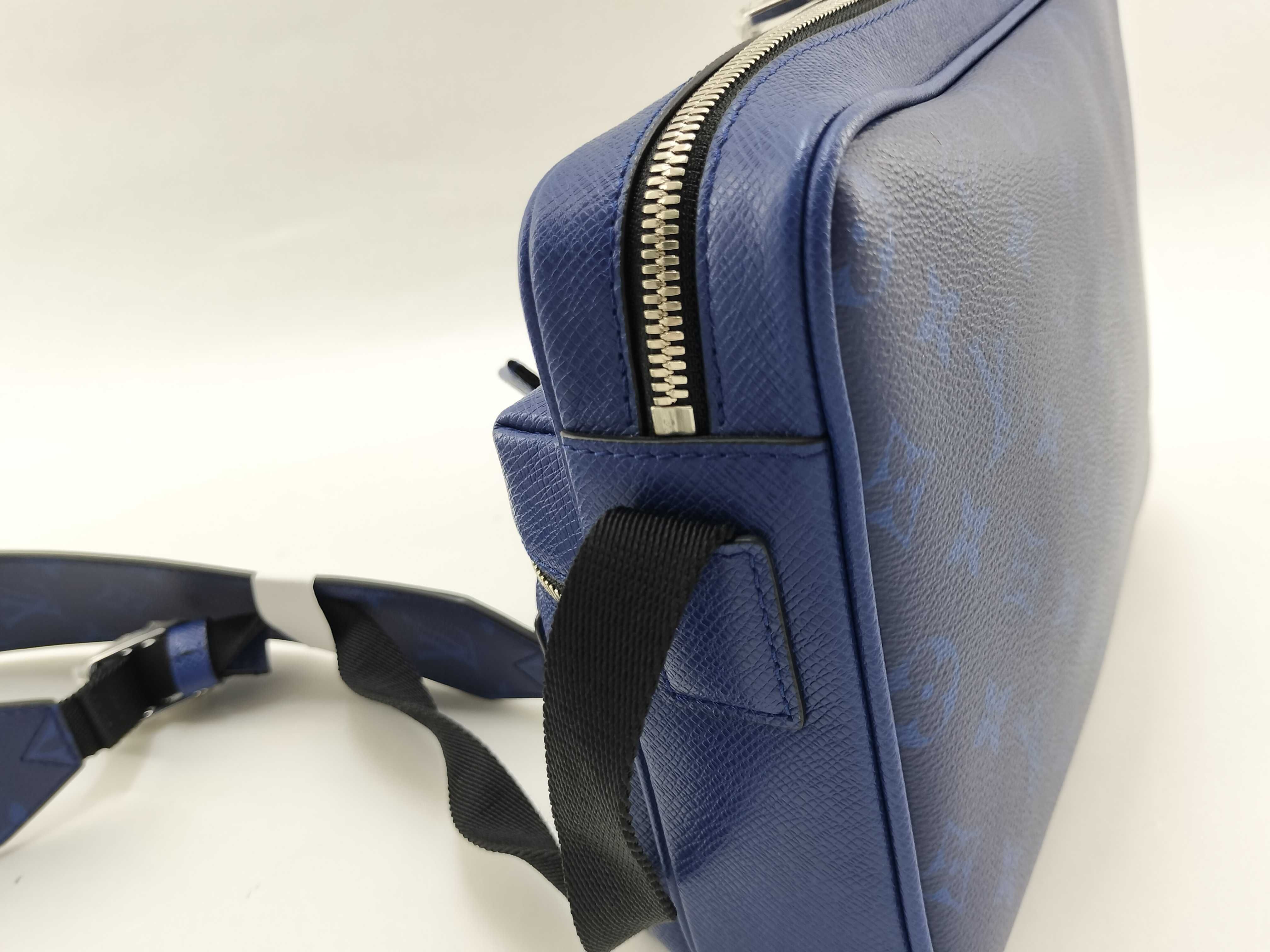 Outdoor Messenger PM Shoulder Bag — view 6