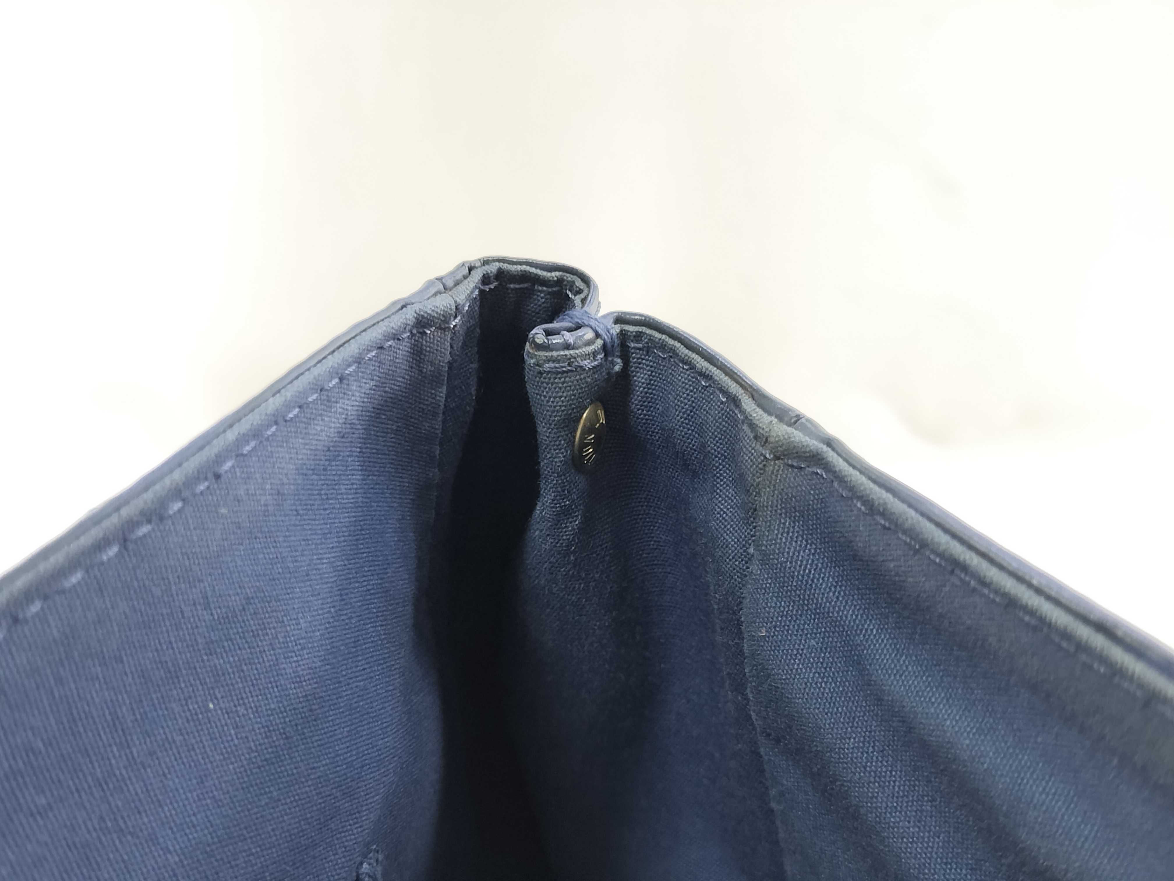 Epi M5886G Segur MM Handbag — view 12