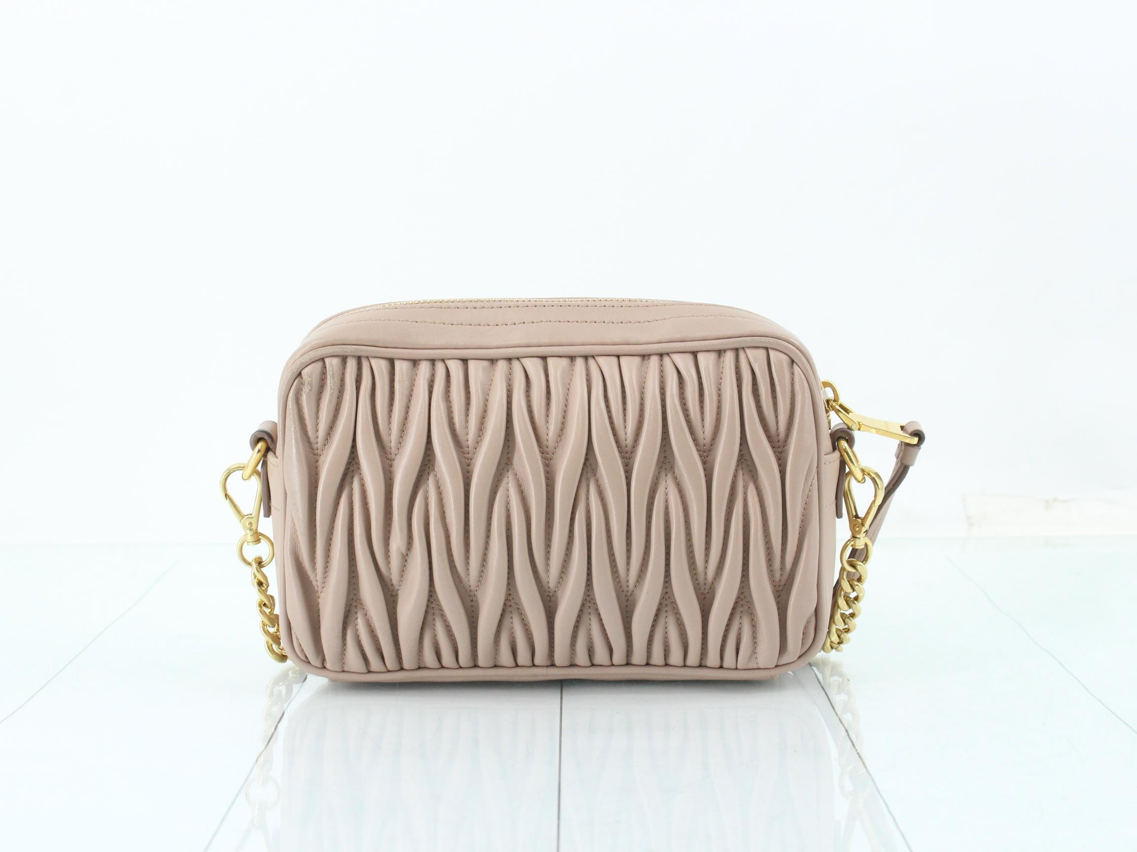 Matelassé (Bag) - Chain Shoulder Bag - Pink Beige — view 2