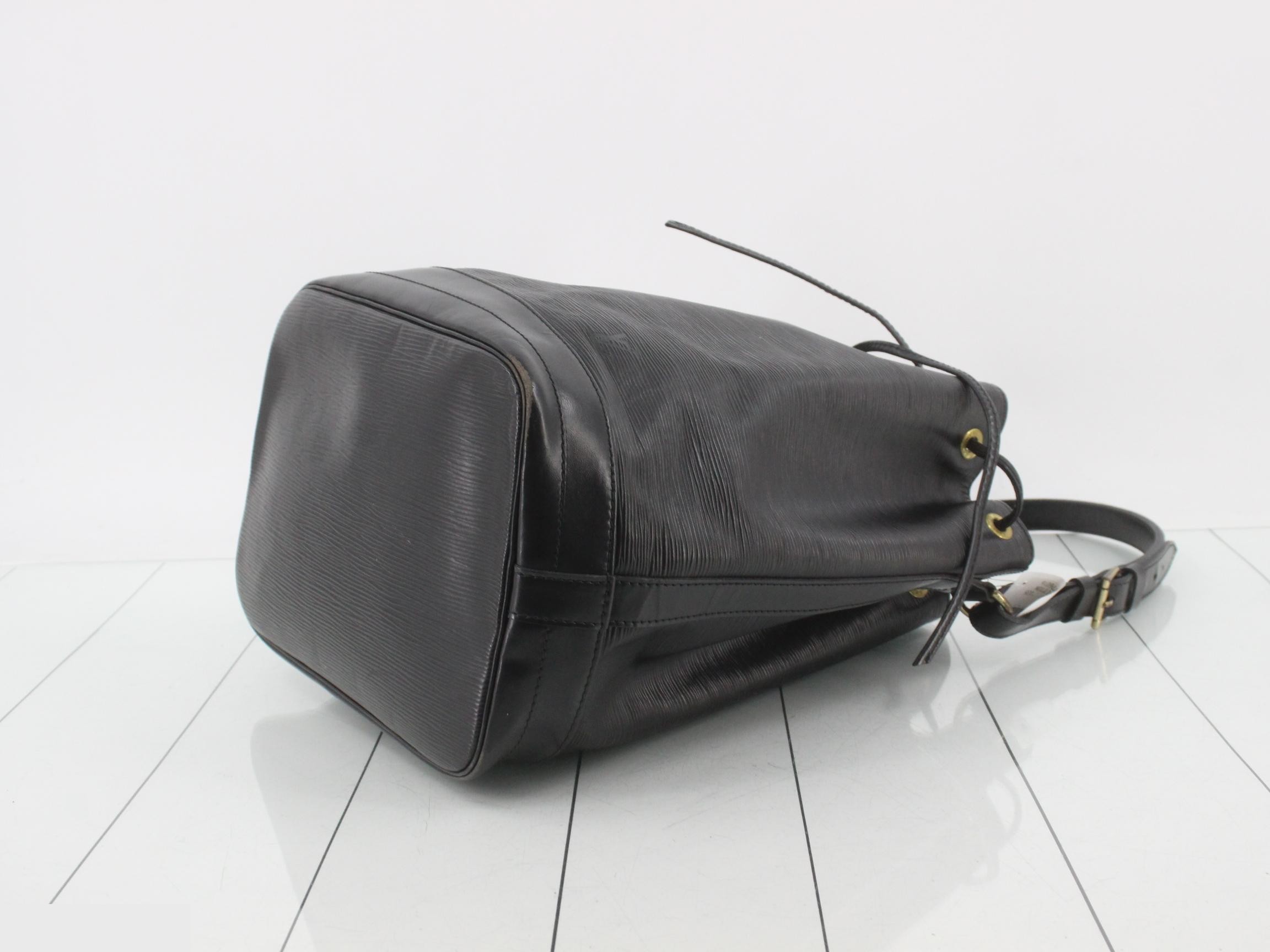 Epi Noé Shoulder Bag — view 6