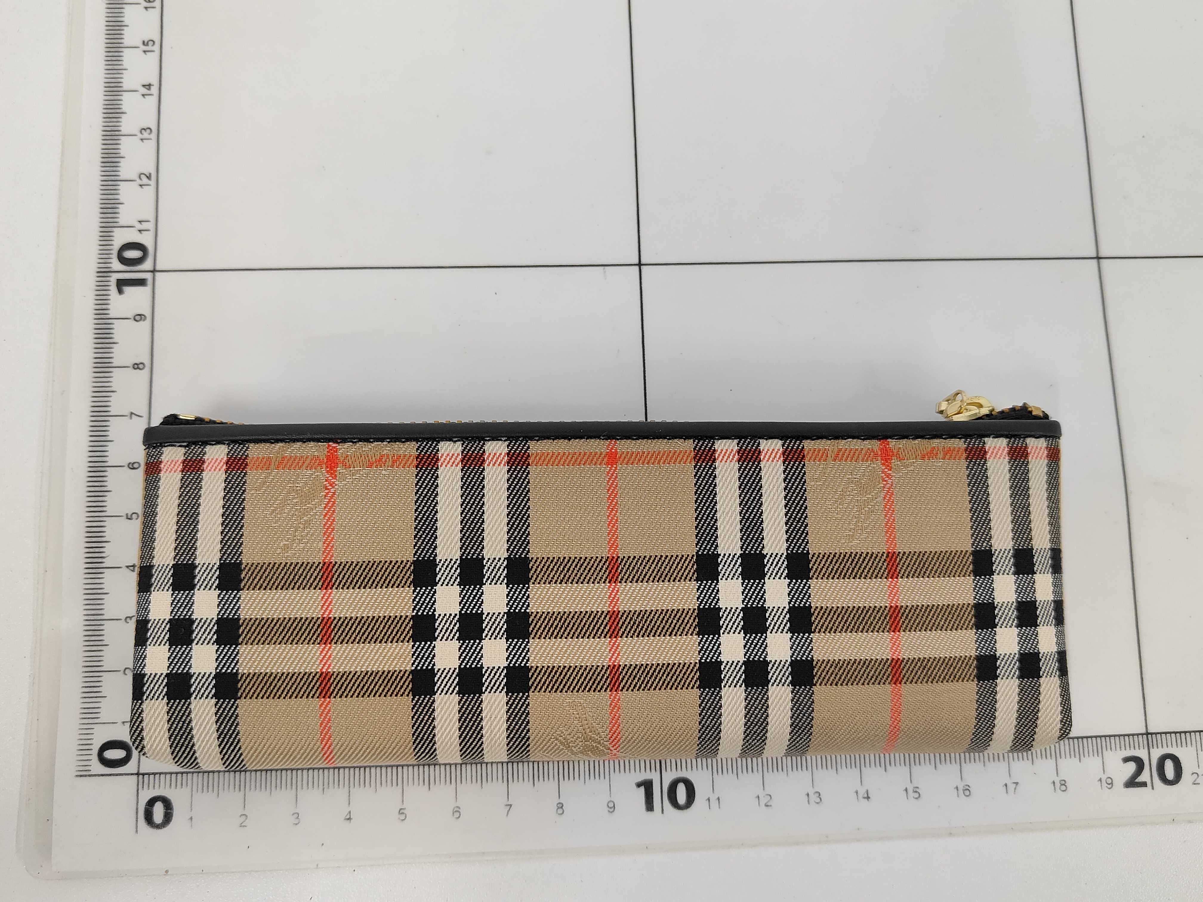 Nova Check Pouch with Tag — view 2