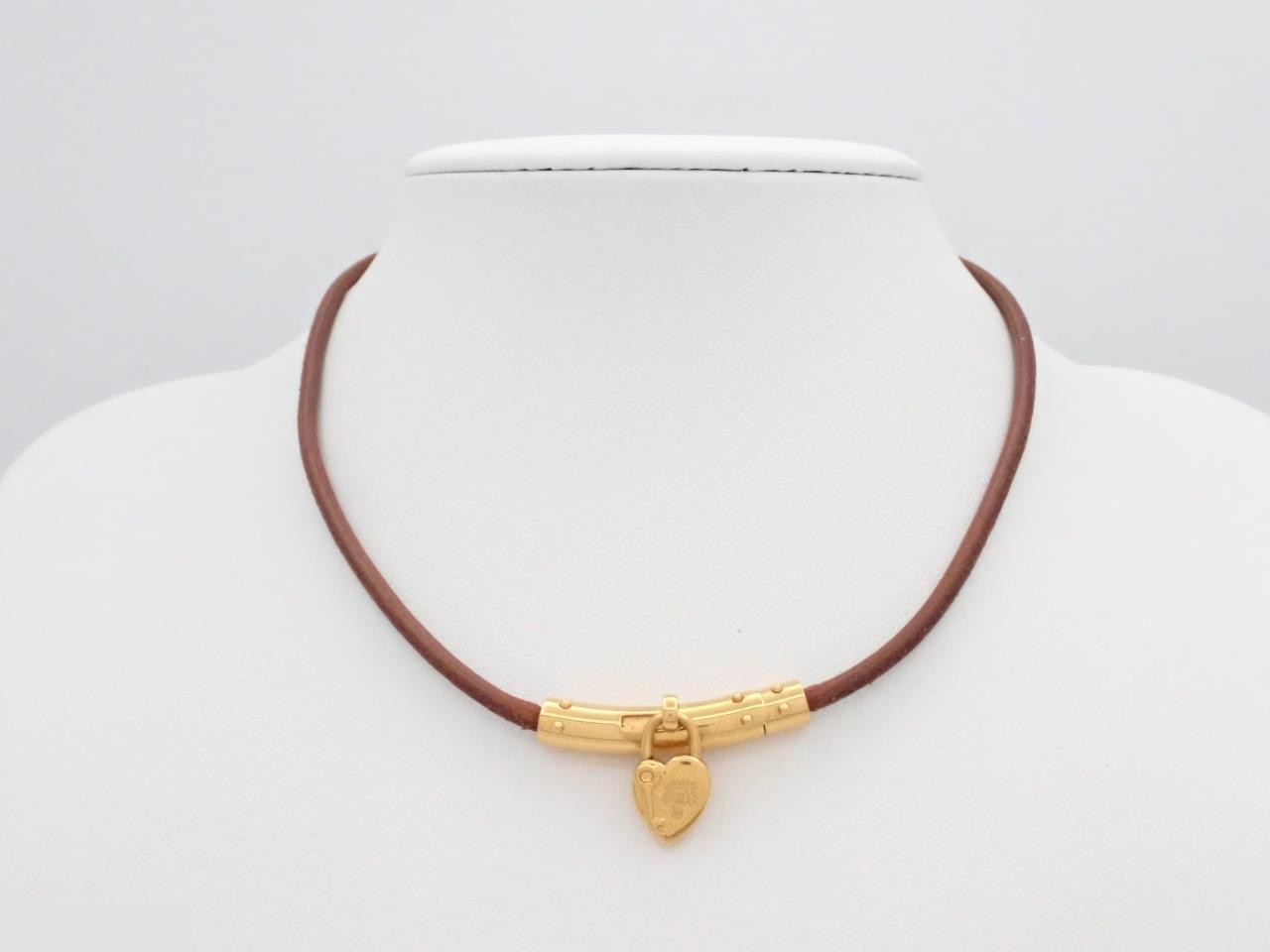 Viviride Heart Choker, approximately 36cm in length. — view 3