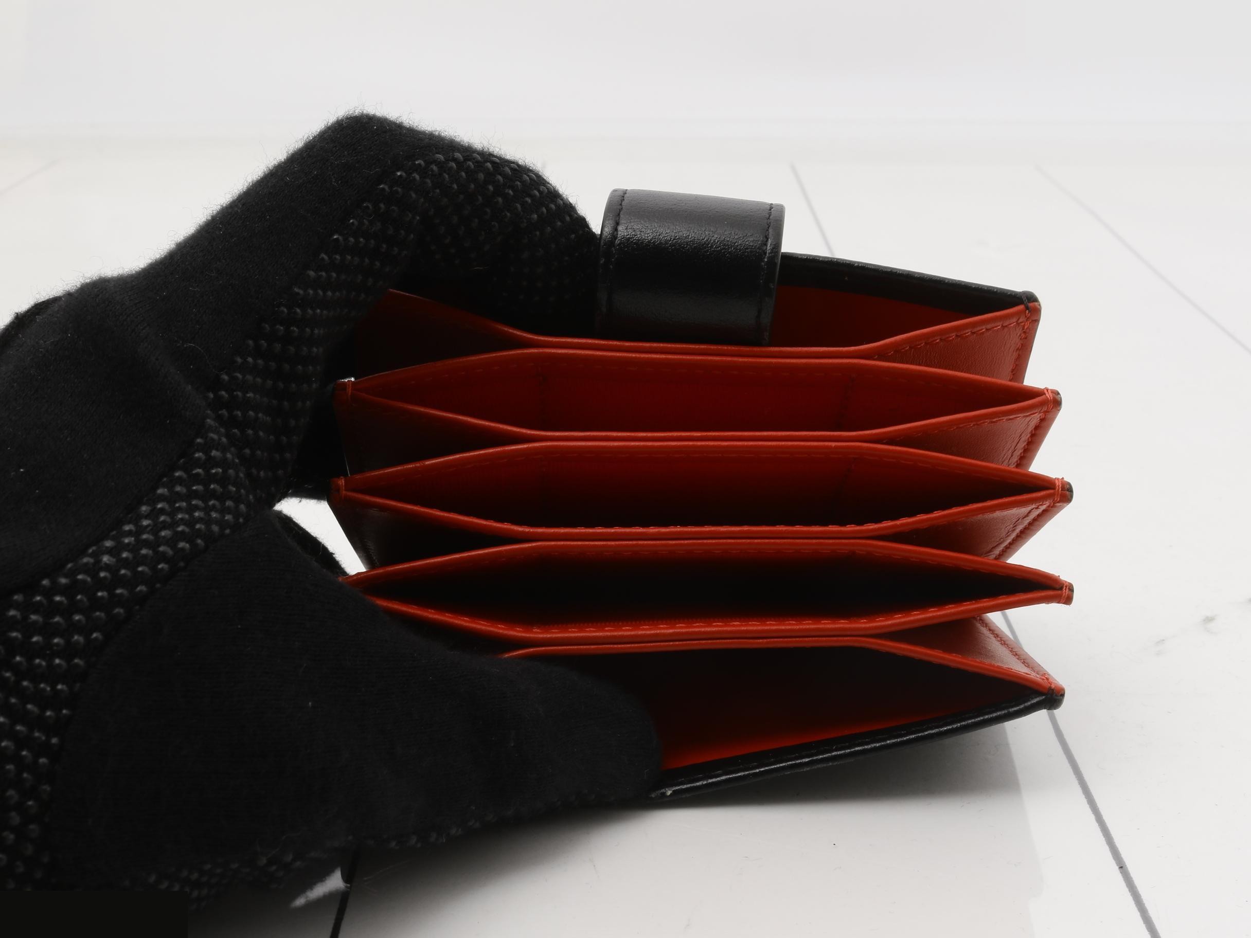 Other lines: Bags and Wallets — view 4