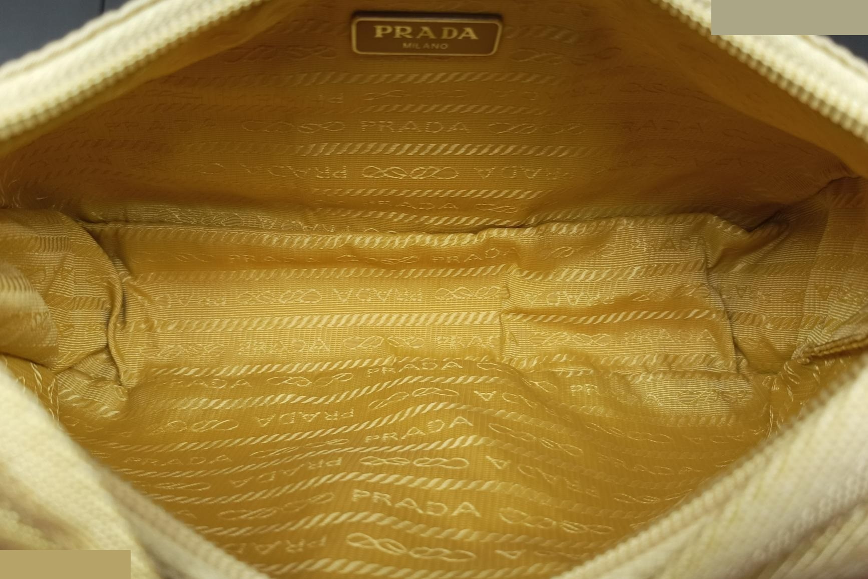 Re-Edition 2000 Triangle Logo Nylon Yellow — view 6