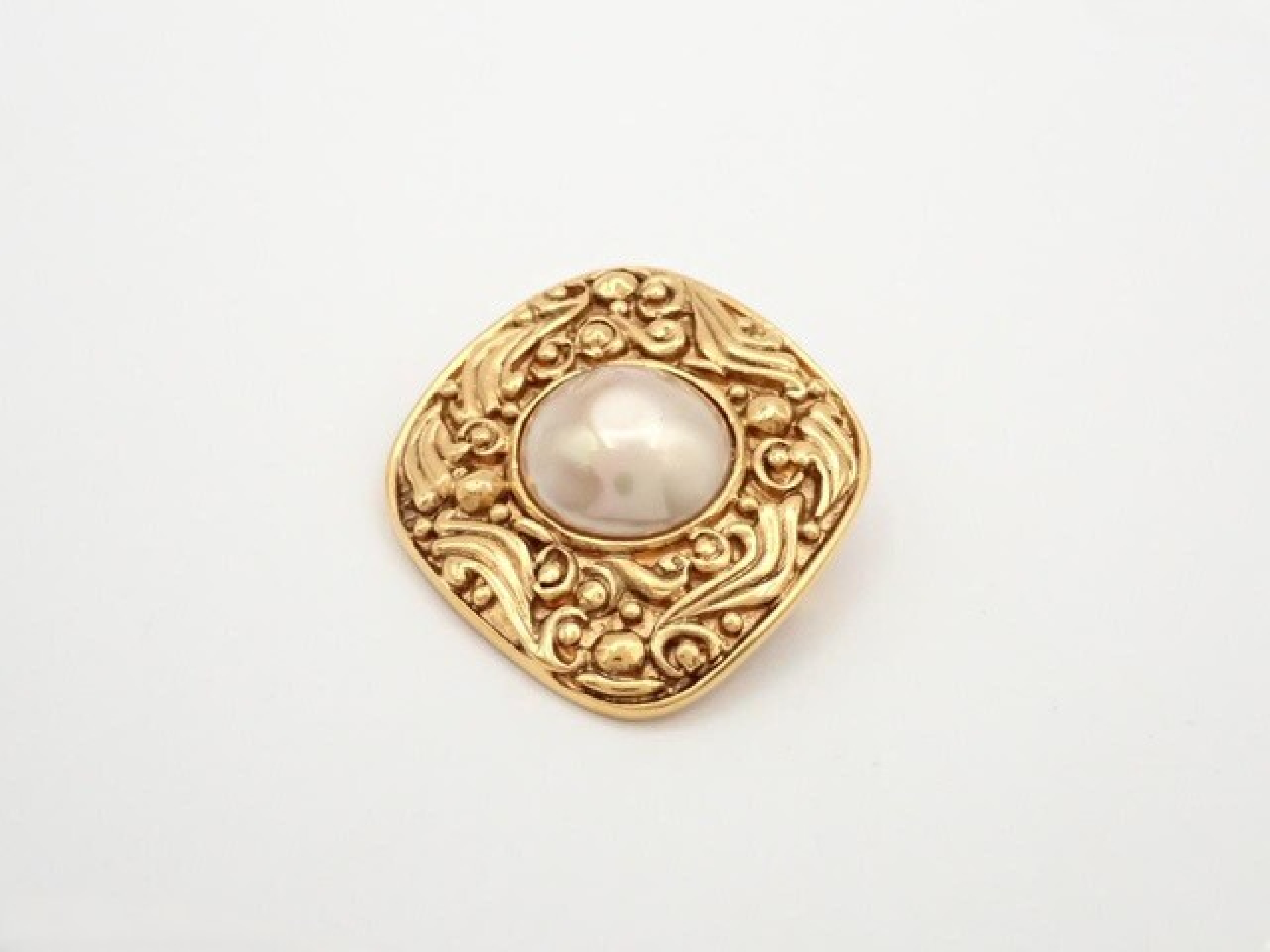 brooch