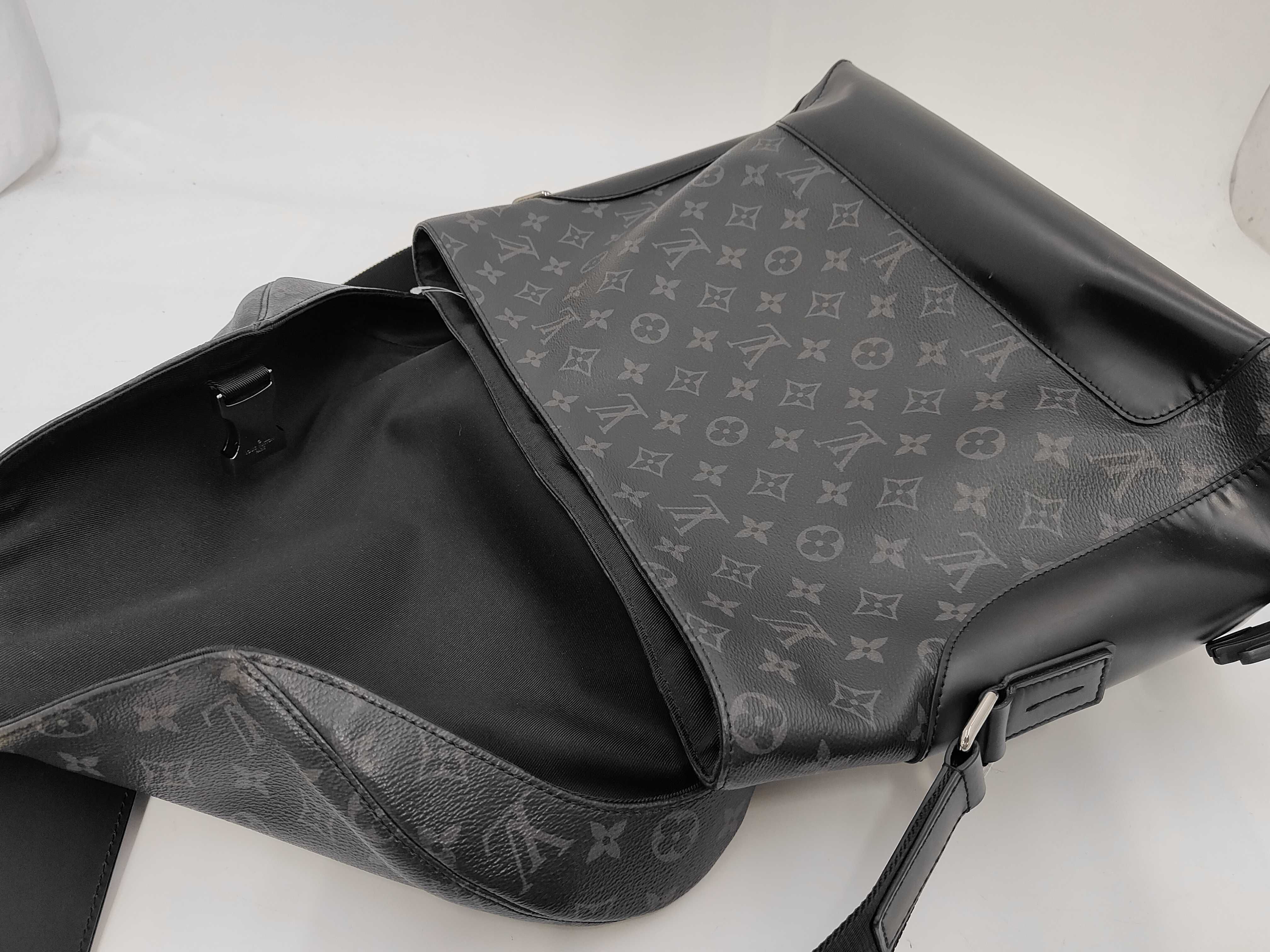 LV Monogram Eclipse Messenger Voyage MM M40510 FO4146 Shoulder Bag — view 9