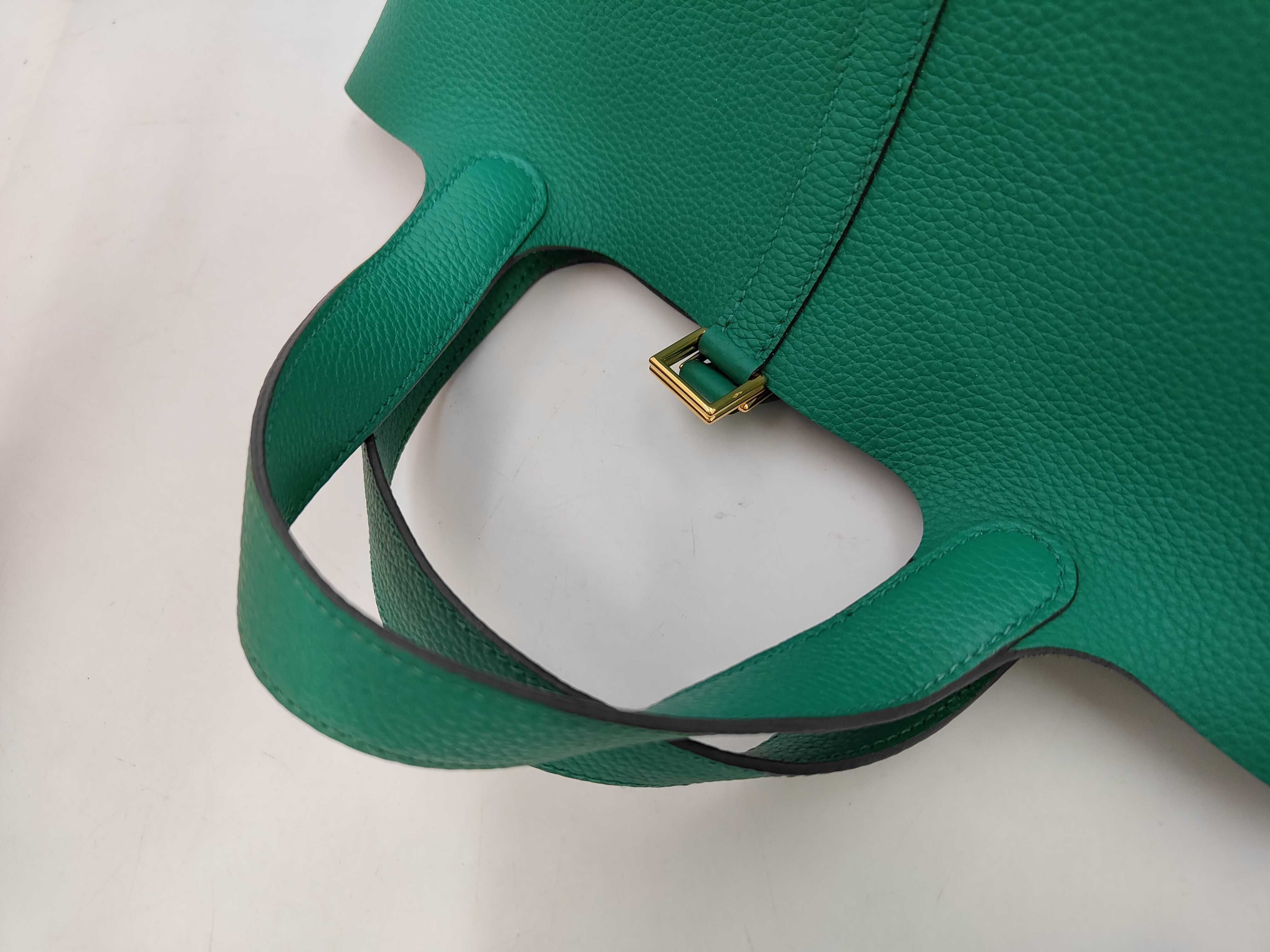 Picotin Lock 18 Green Gold Hardware U Stamp Handbag — view 5