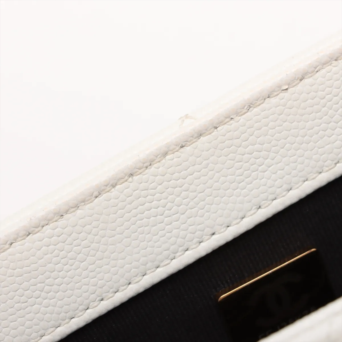 Matelasse caviar skin vanity bag white gold hardware EEJ25K75 random plate — view 12