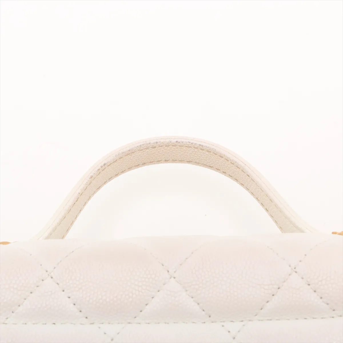 Matelasse caviar skin vanity bag white gold hardware EEJ25K75 random plate — view 6