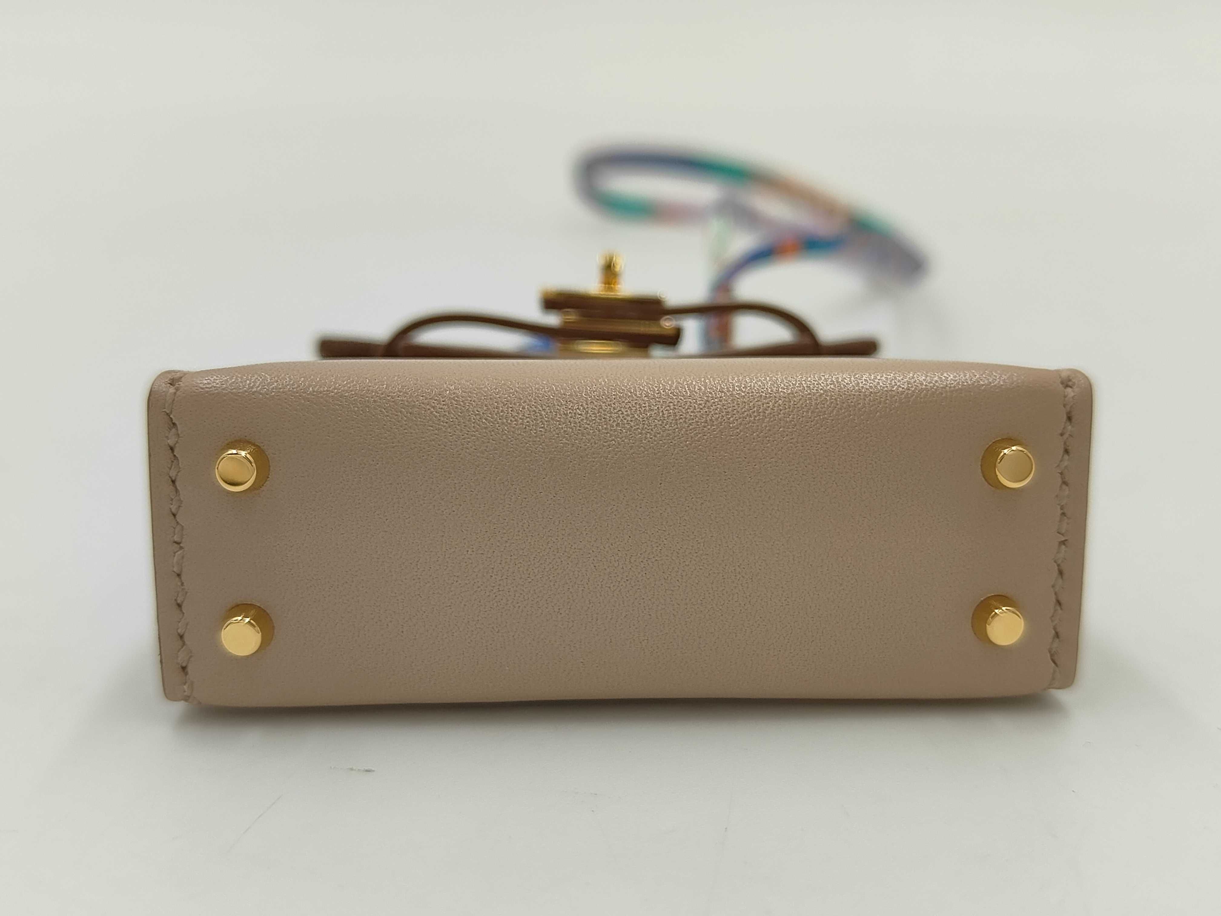 Kelly Twilly Bag Charm (Z stamp) and other accessories. — view 3
