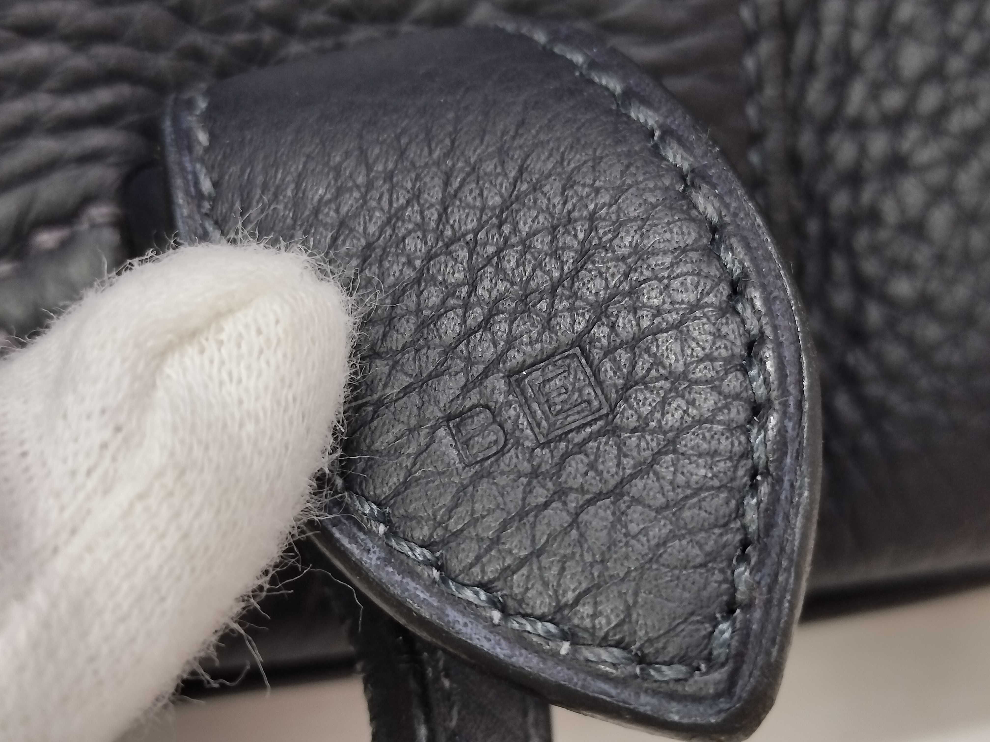 Intercity Vanity Bag — view 10