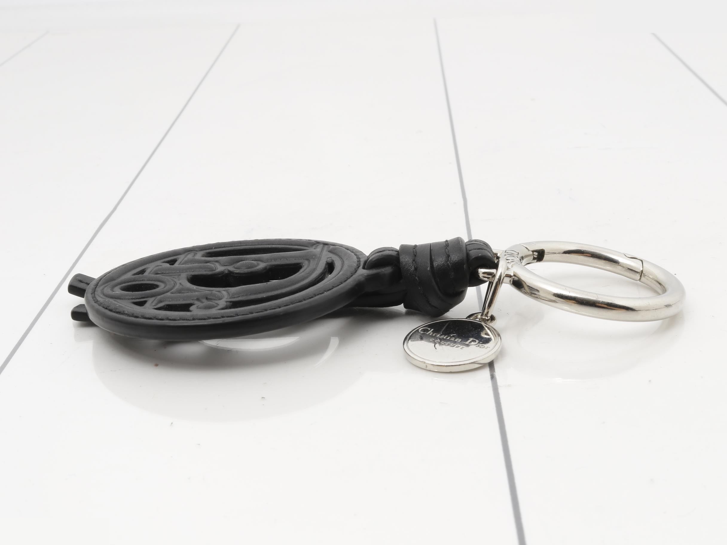 keychain — view 3