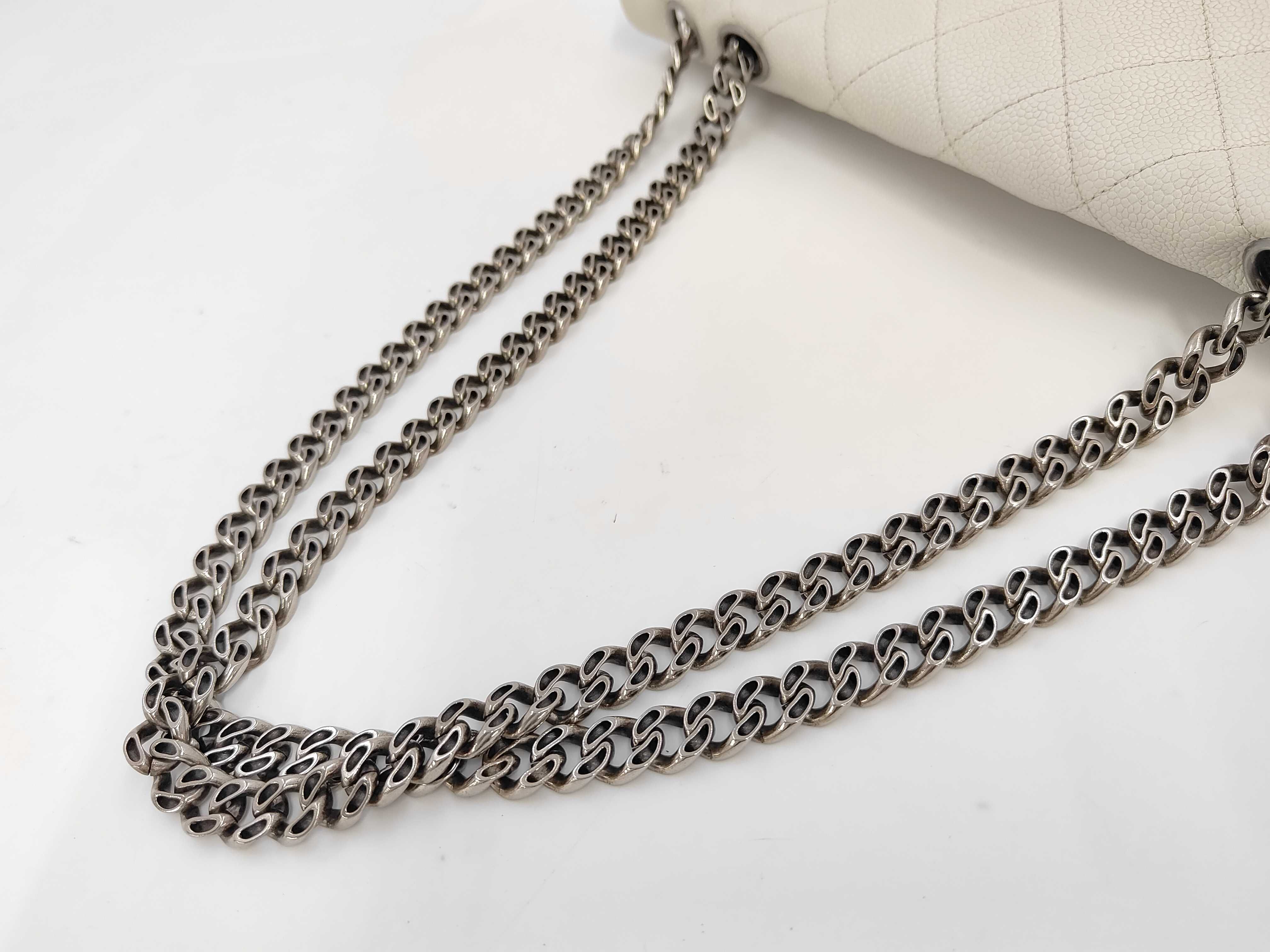 Caviar Skin 2.55 White Bag — view 3