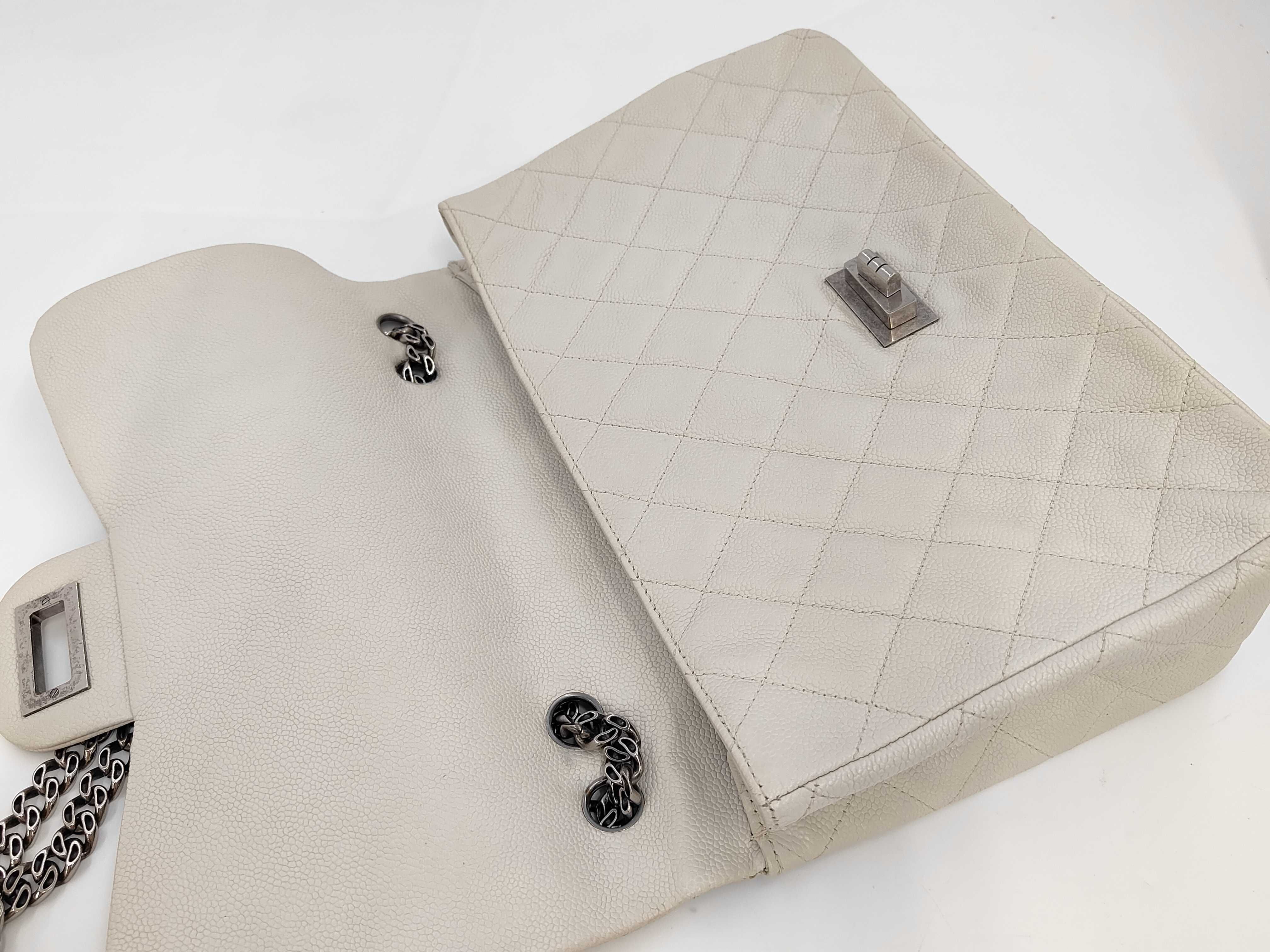 Caviar Skin 2.55 White Bag — view 6
