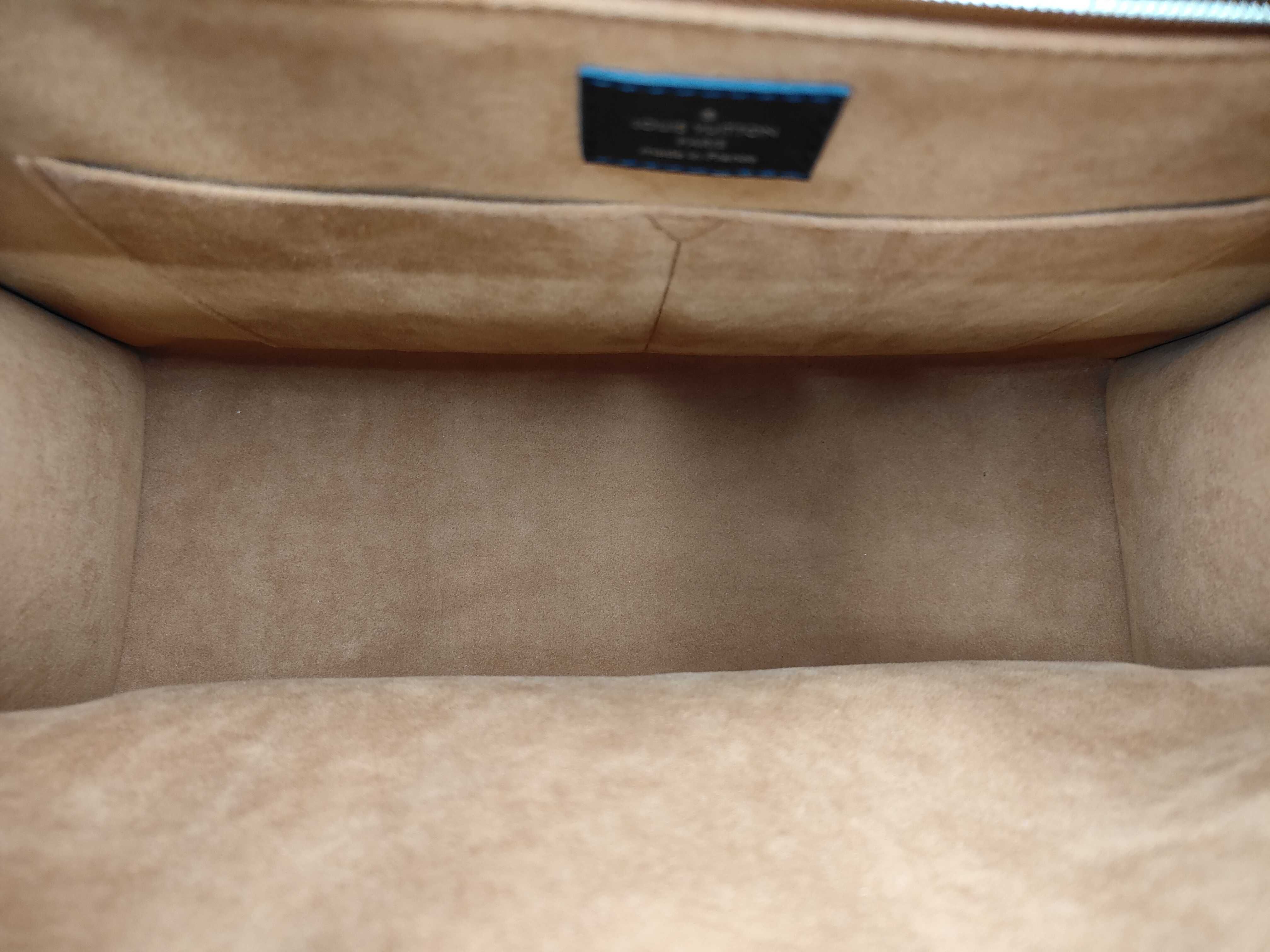 Empreinte OnTheGo Black Tote Bag — view 10