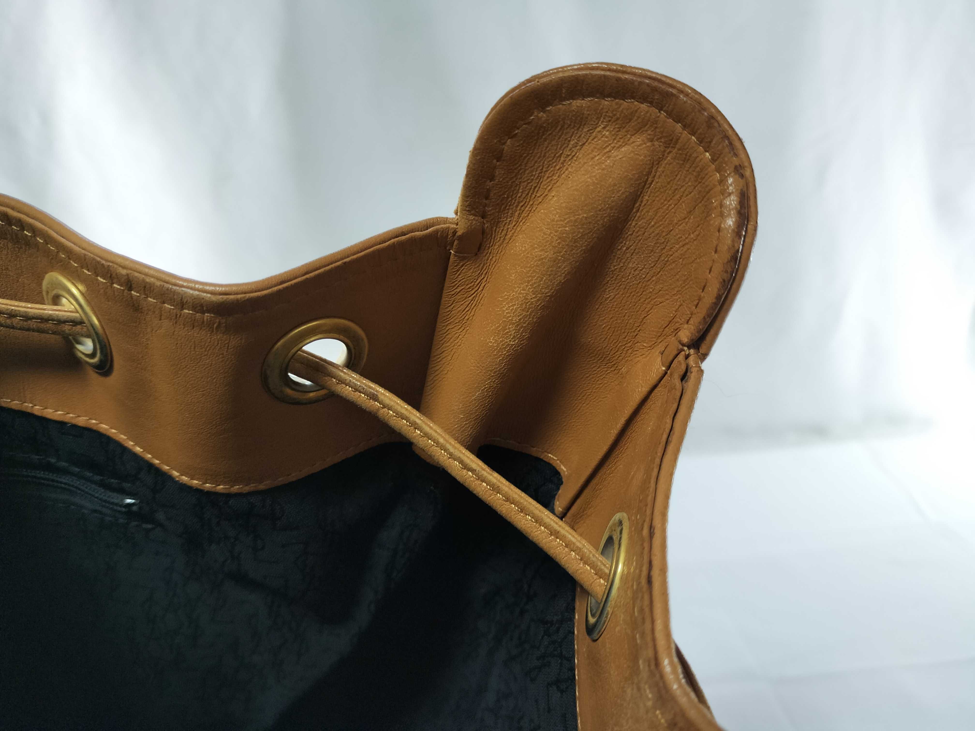 Canvas x Leather Black x Light Brown Drawstring Shoulder Bag — view 9
