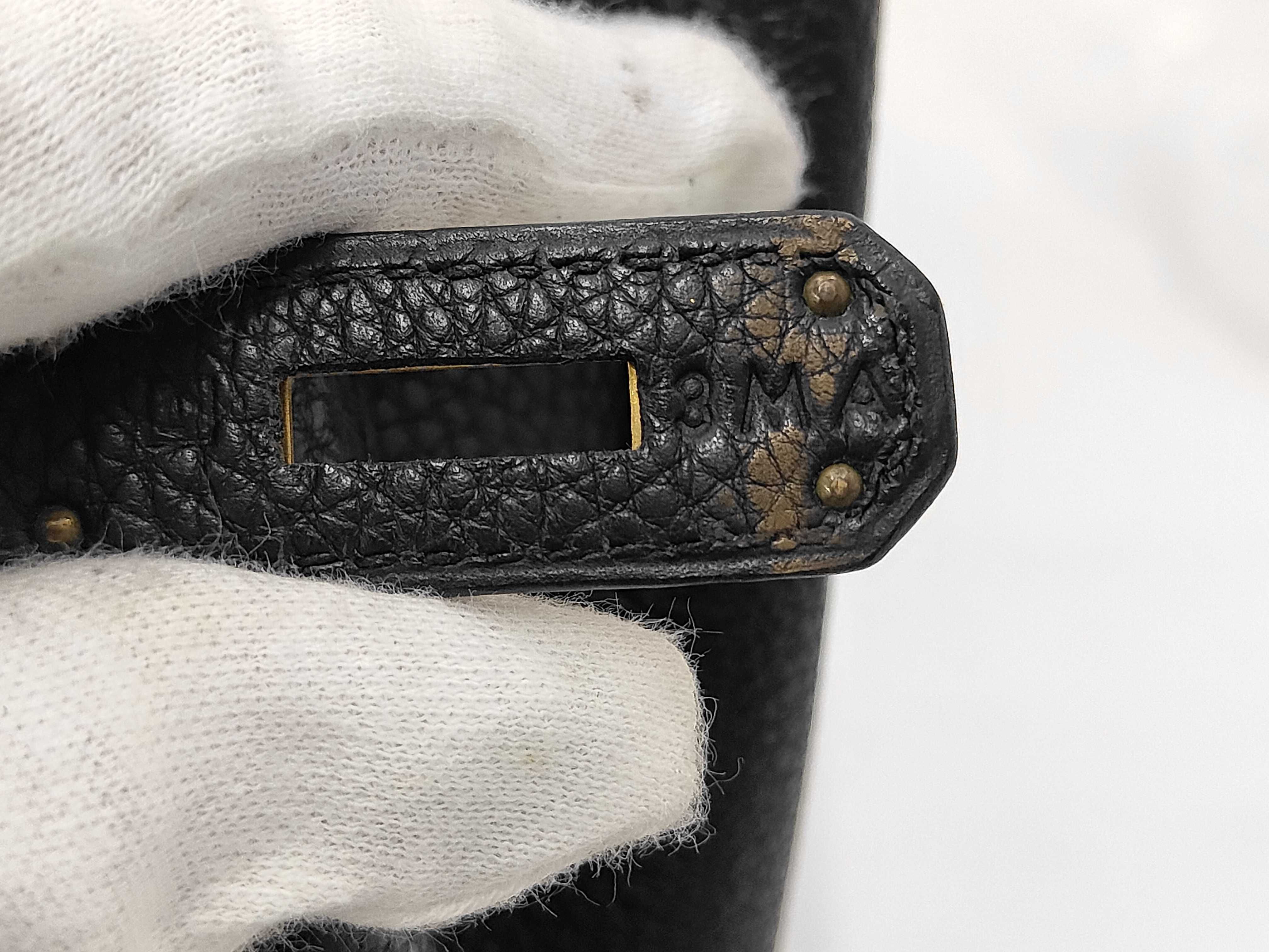 Haut à Courroies 32 Black with Gold Hardware D Stamp Handbag — view 12