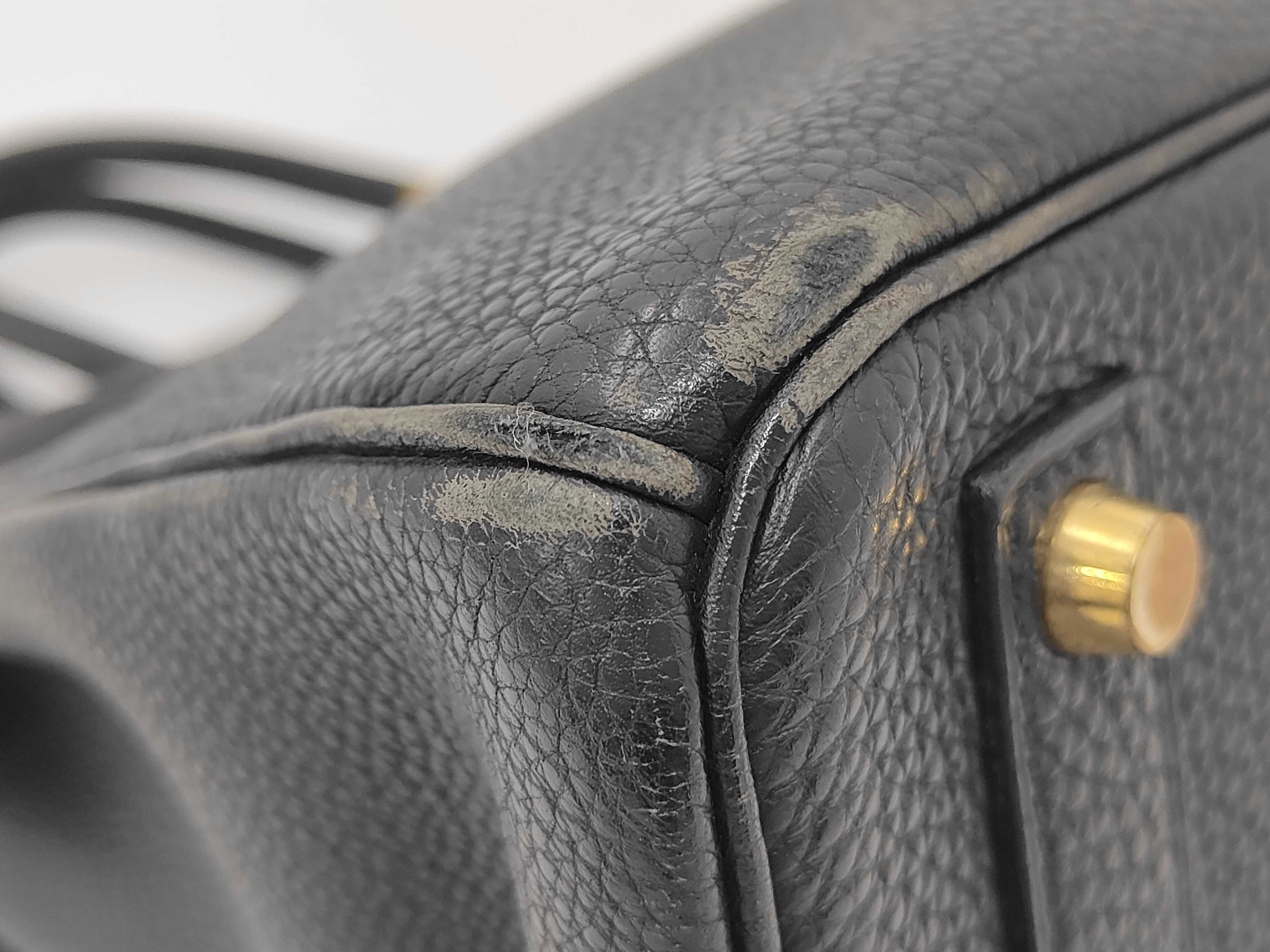 Haut à Courroies 32 Black with Gold Hardware D Stamp Handbag — view 7