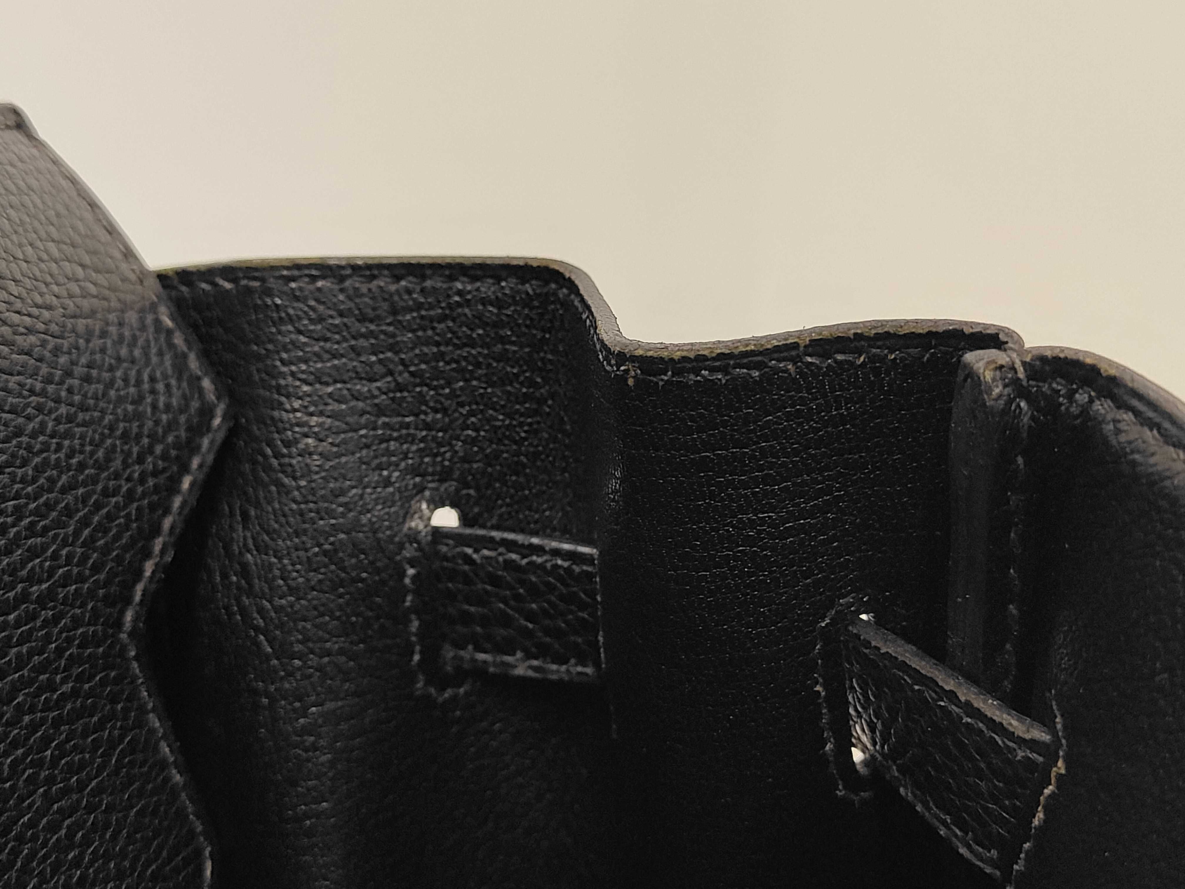 Haut à Courroies 32 Black with Gold Hardware D Stamp Handbag — view 8