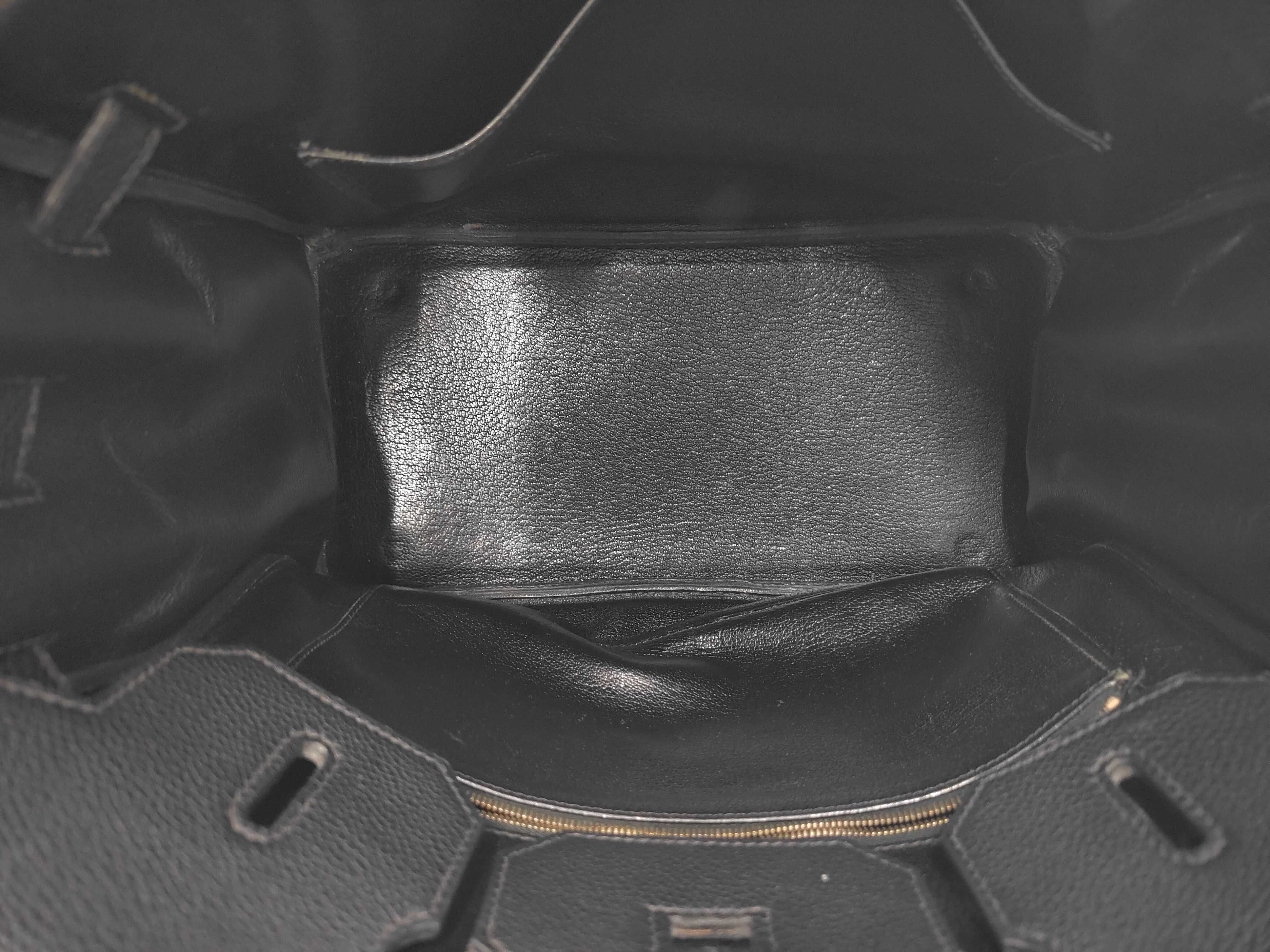 Haut à Courroies 32 Black with Gold Hardware D Stamp Handbag — view 9