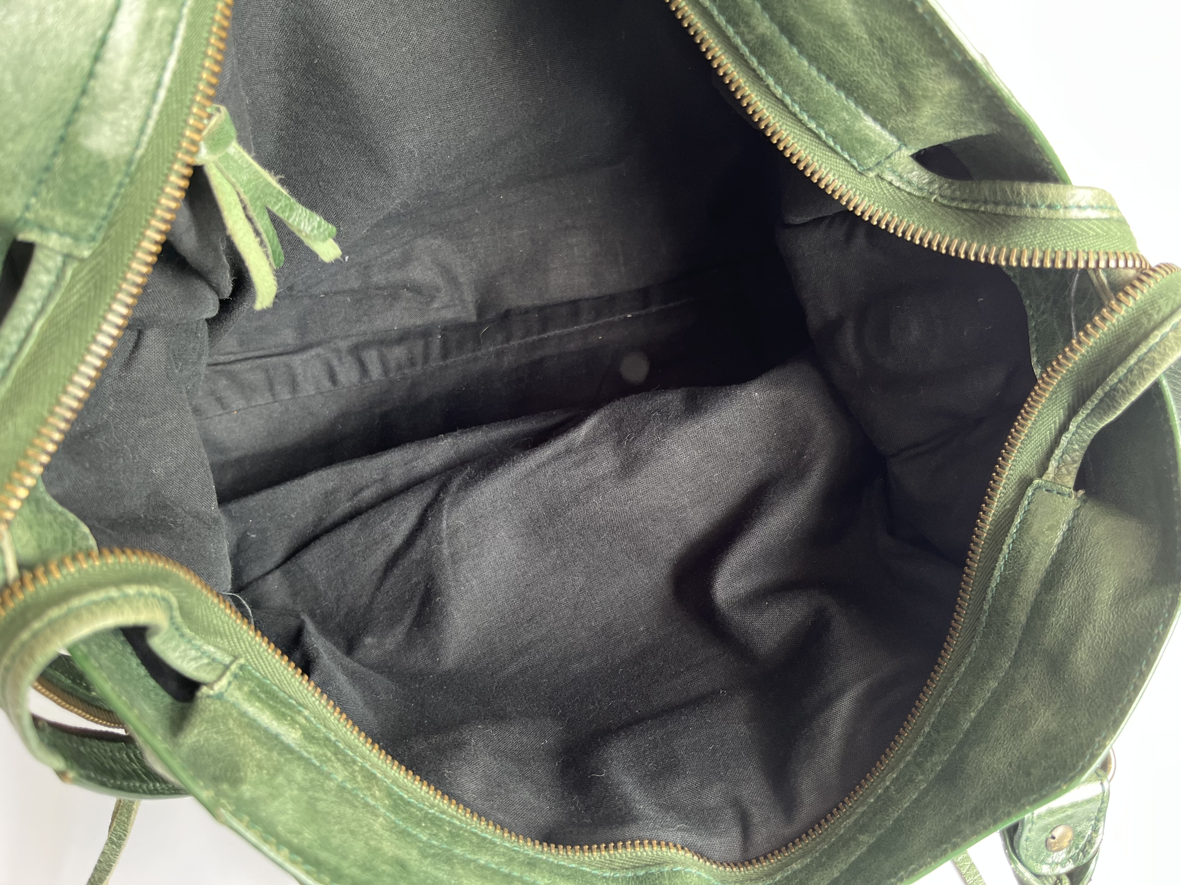 The City Green Shoulder Bag with Mirror — view 12