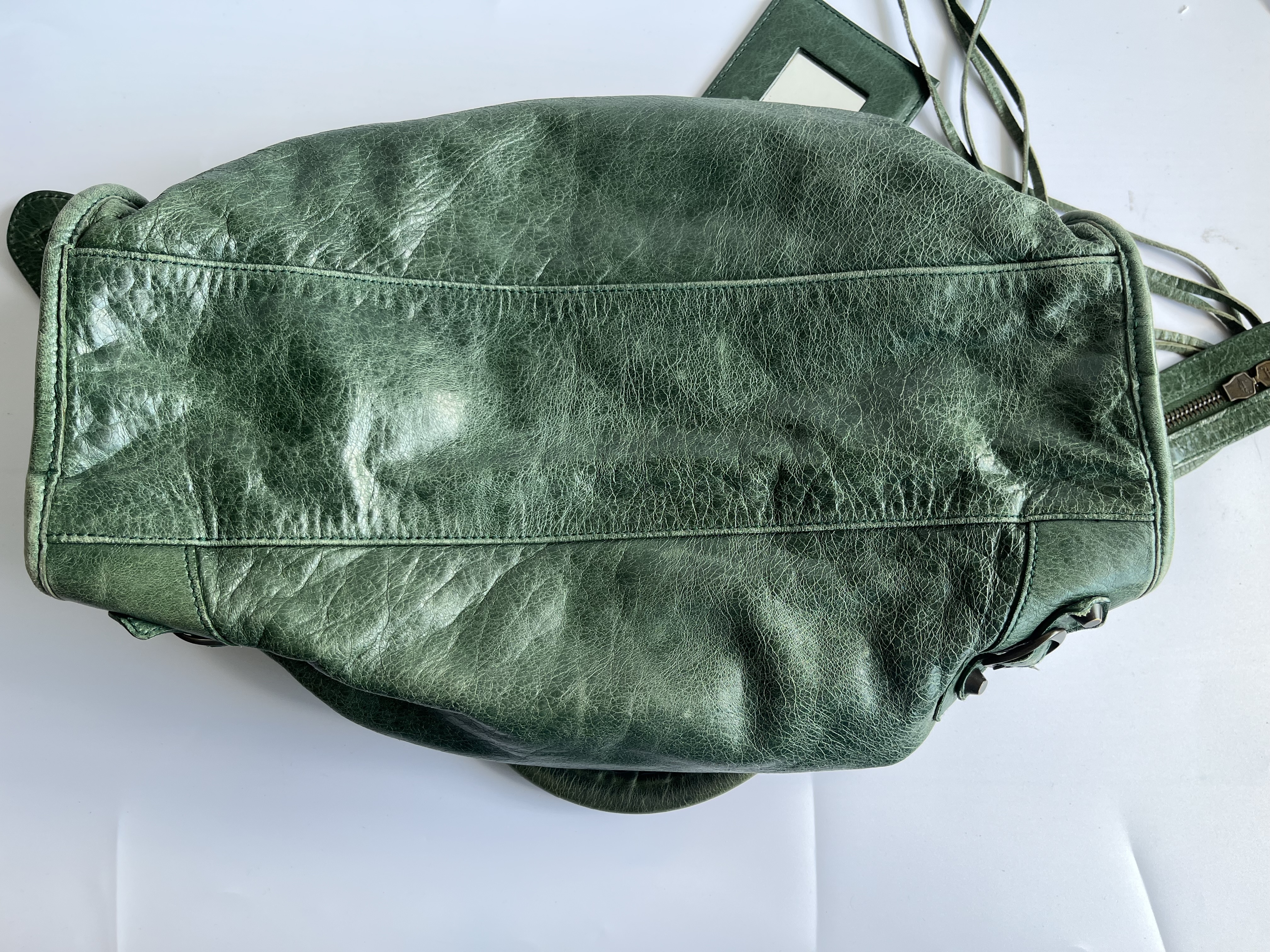 The City Green Shoulder Bag with Mirror — view 4
