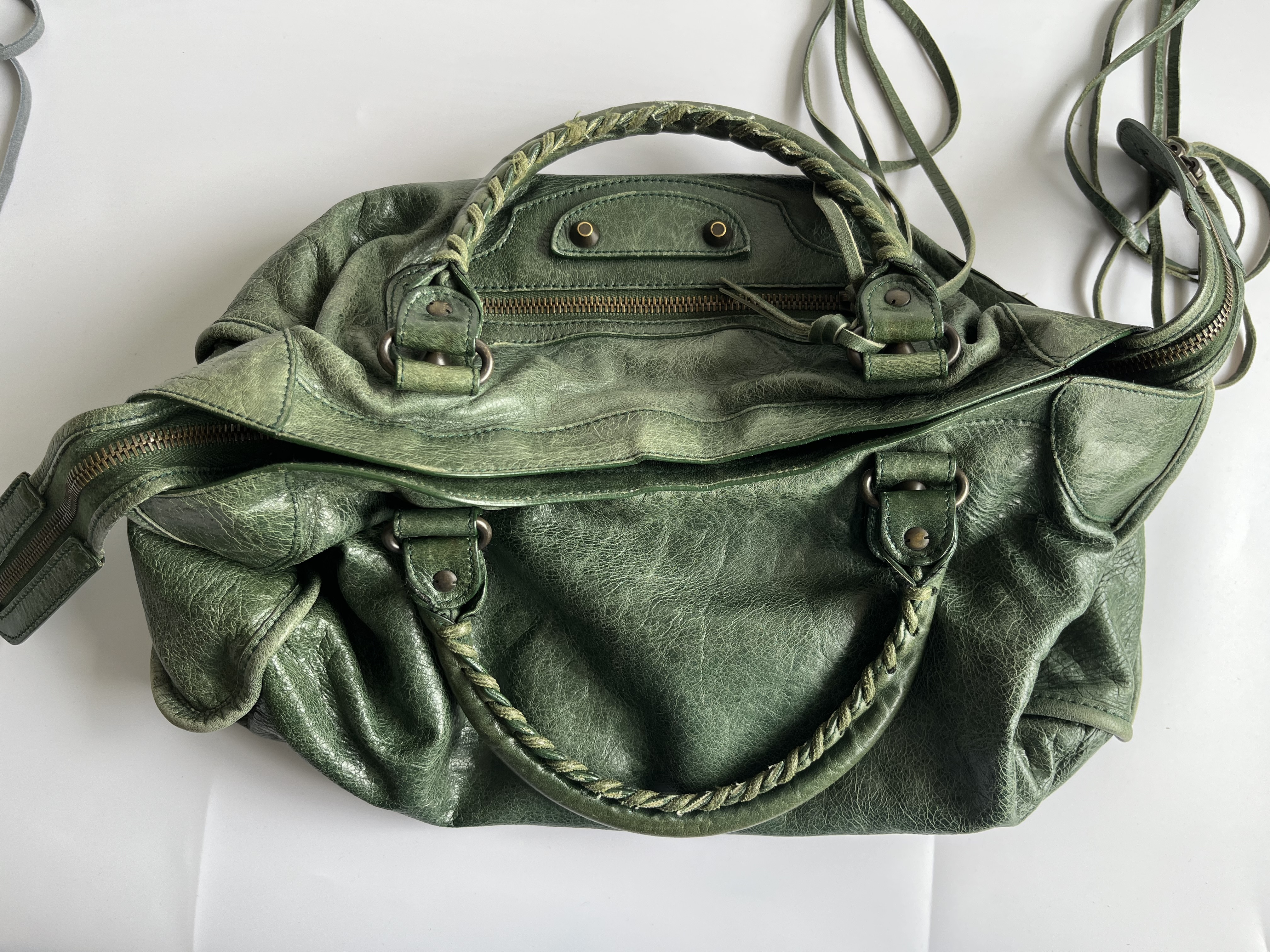 The City Green Shoulder Bag with Mirror — view 5
