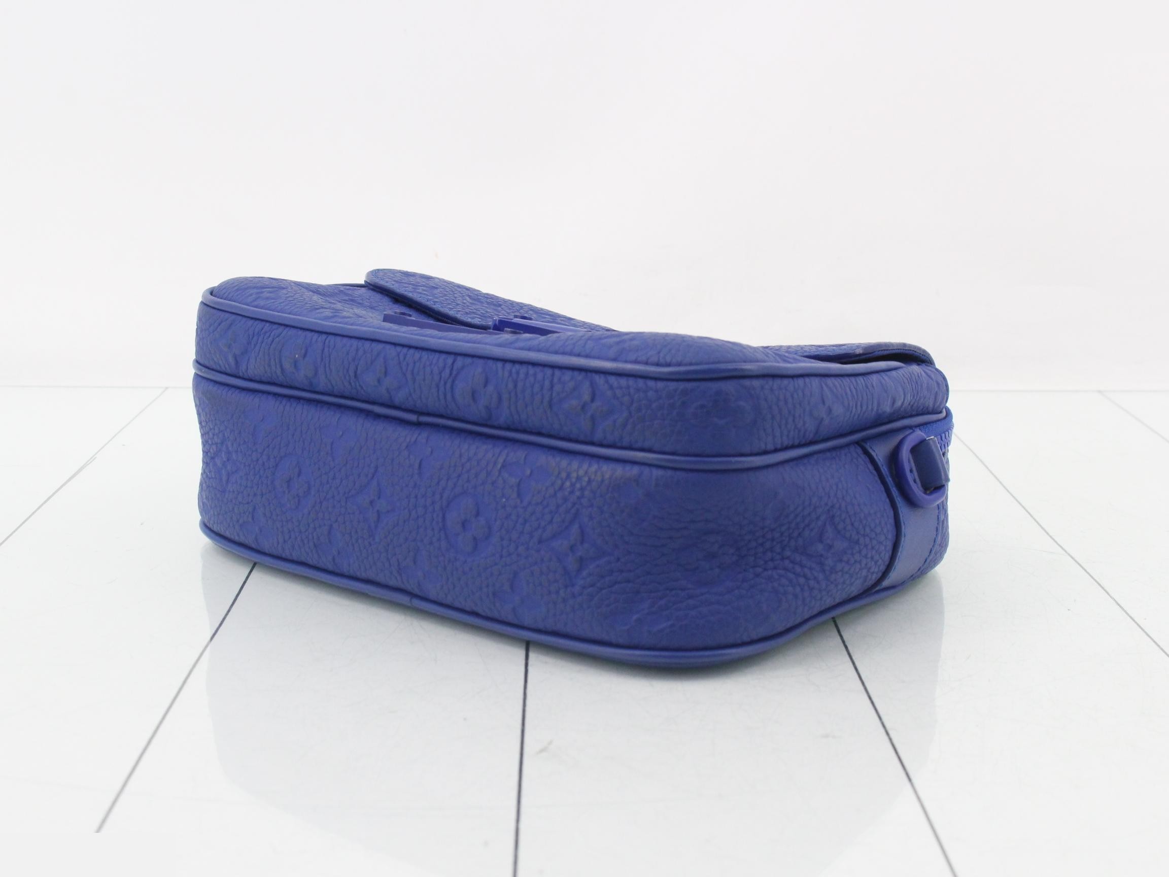 M58488 Taurillon Monogram S Lock Messenger — view 6