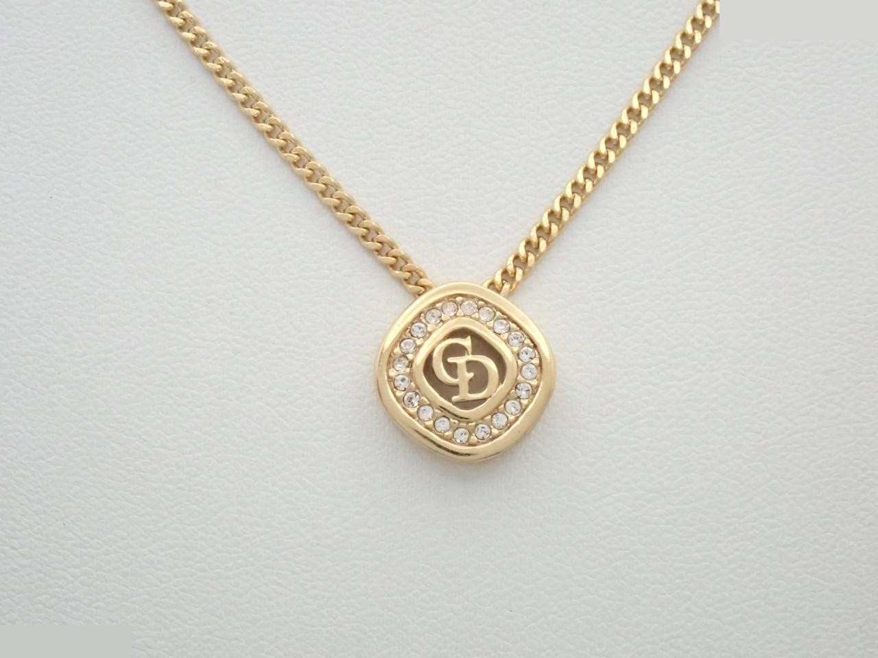 Other lines: Precious metals, necklaces, pendants, chain approximately 42cm