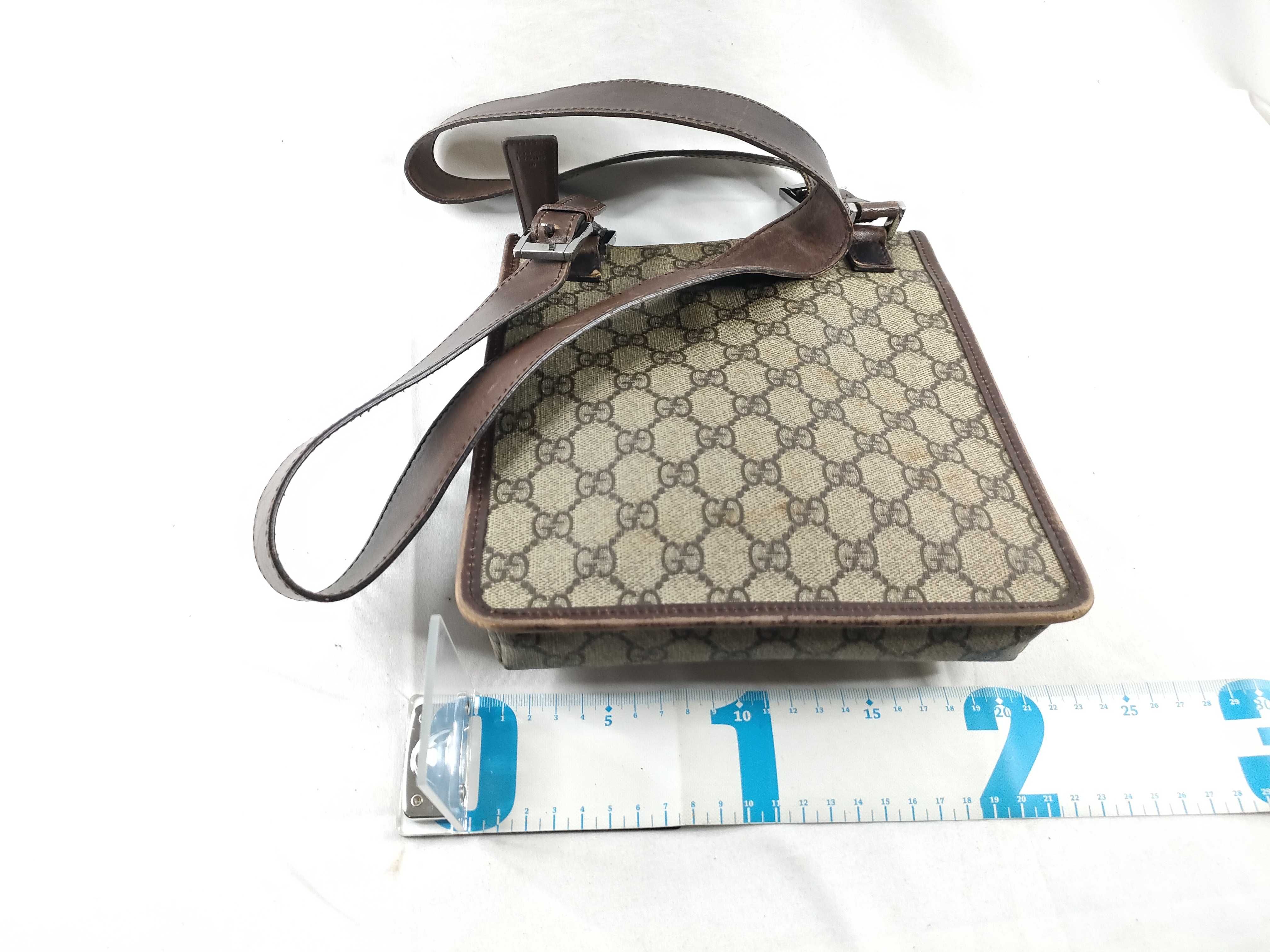 GG Supreme Shoulder Bag — view 2
