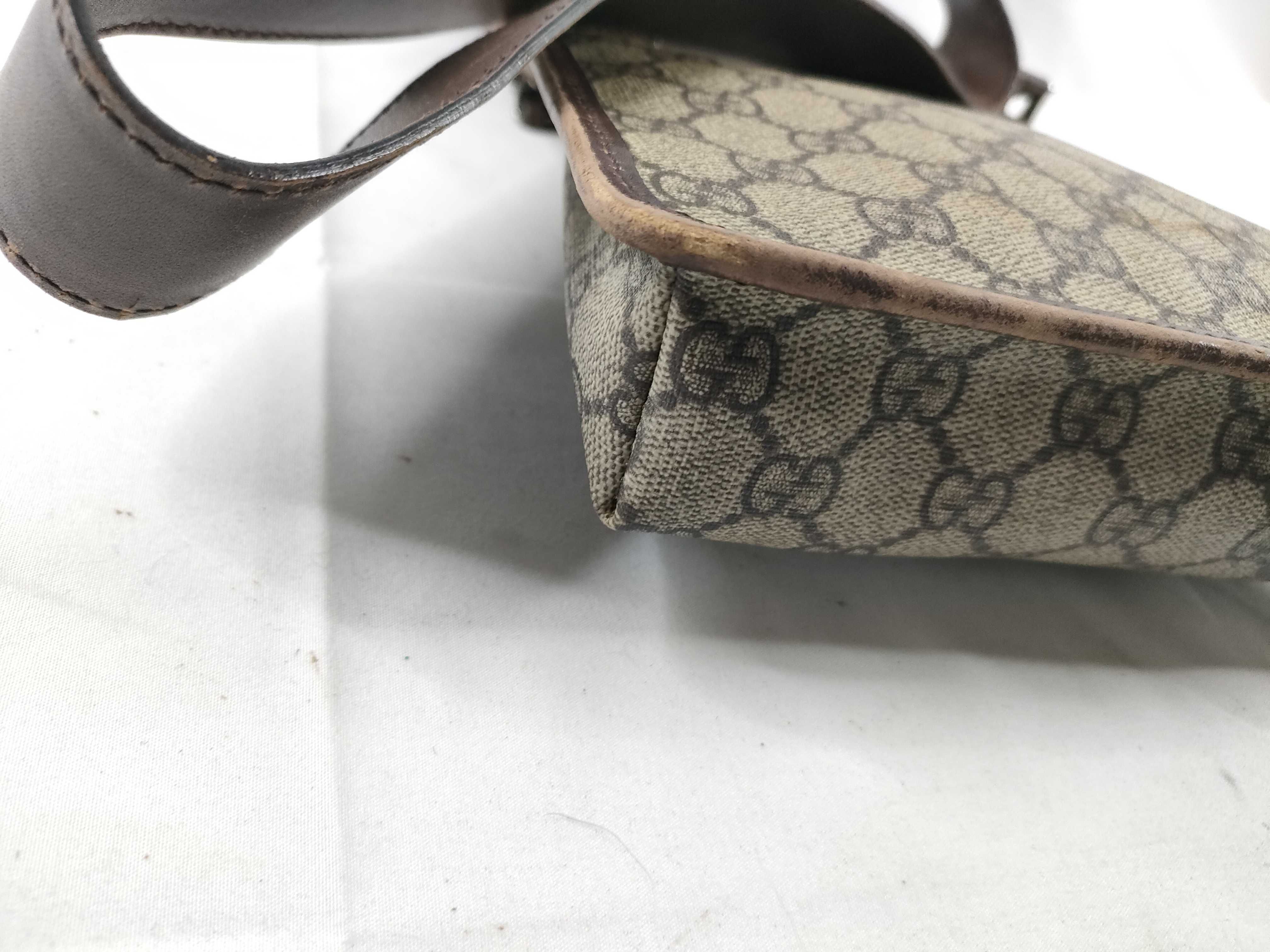 GG Supreme Shoulder Bag — view 3