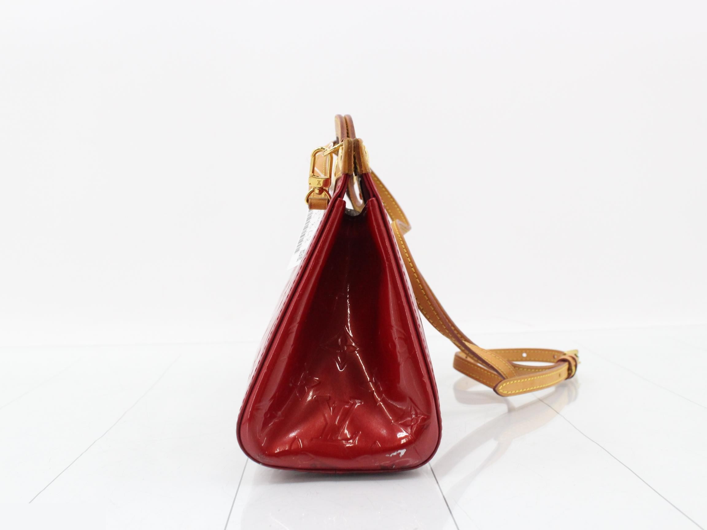 M91987 Roxbury Drive with shoulder strap — view 3