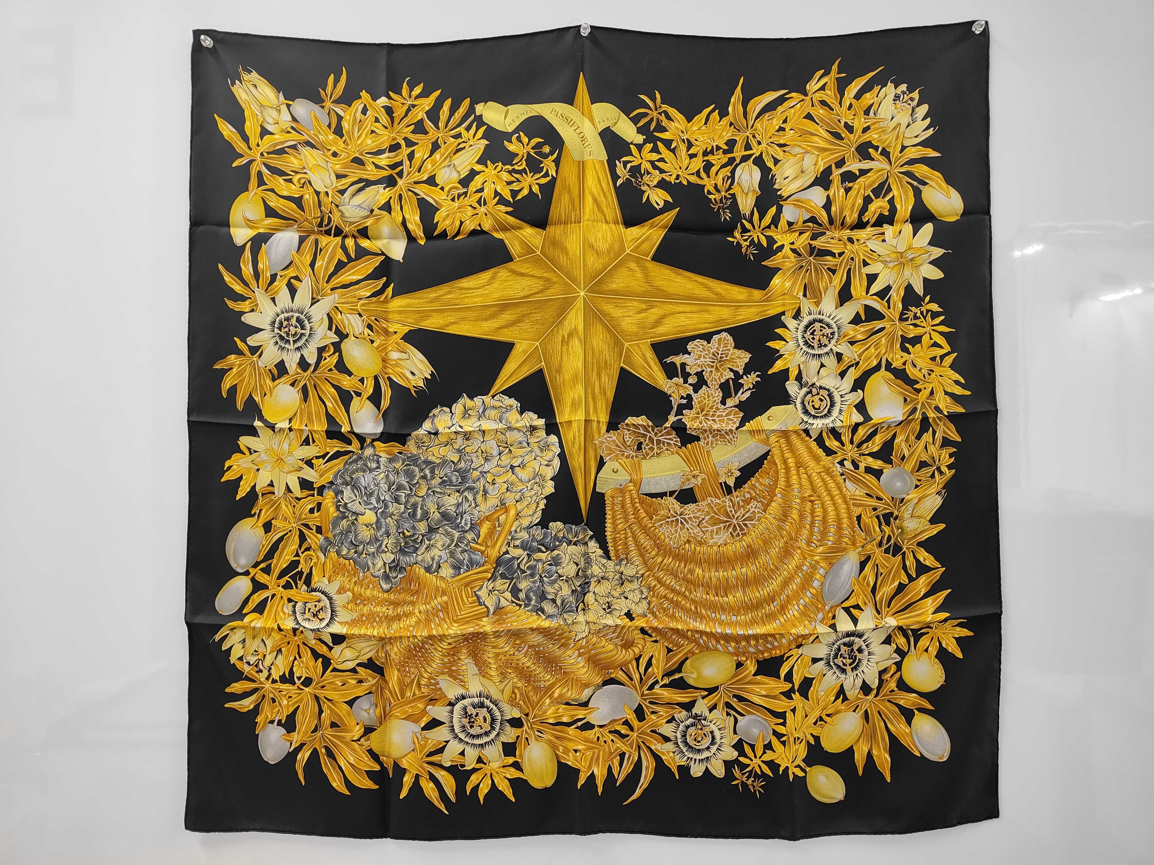 scarf carré and other accessories