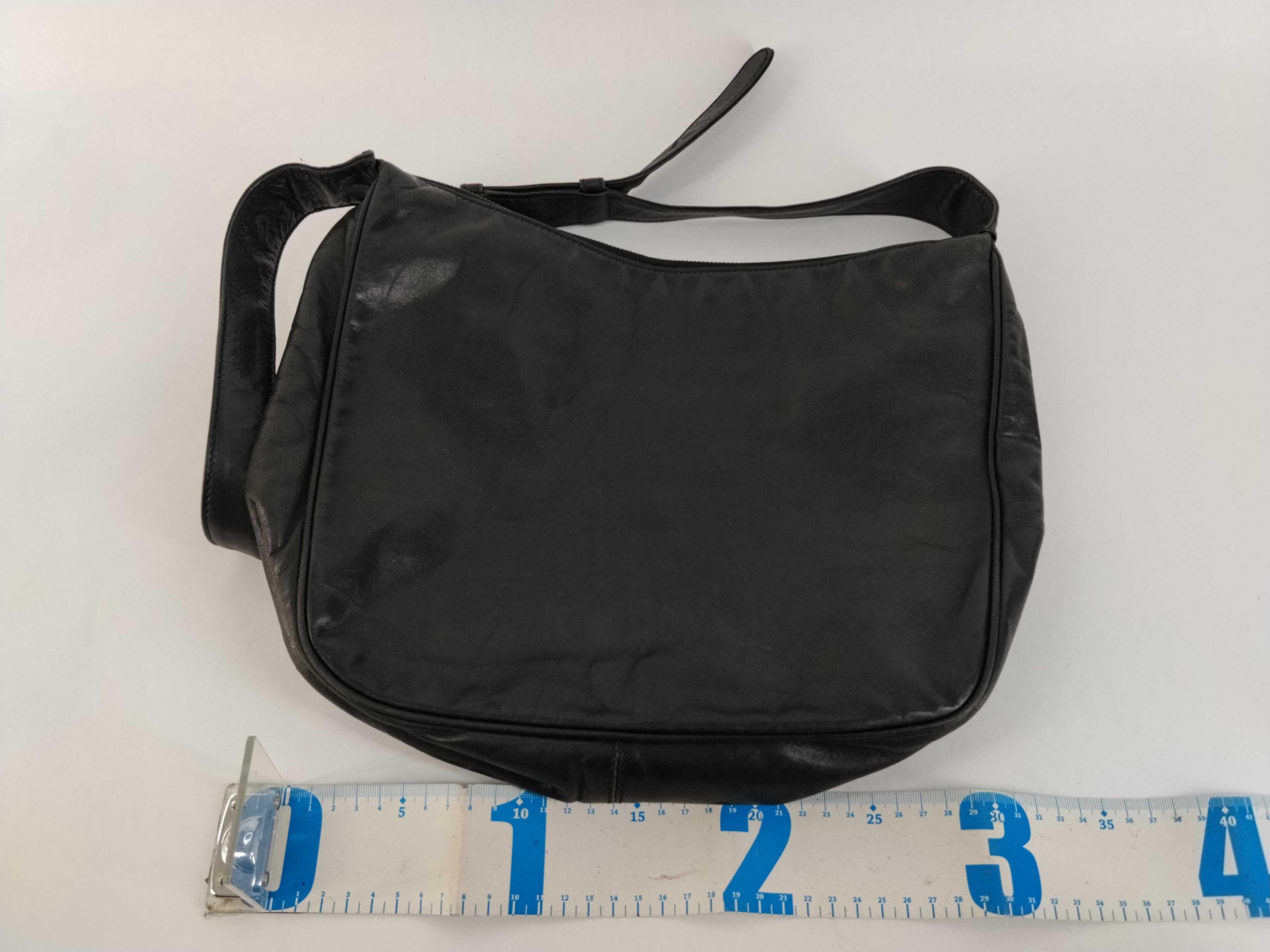 Leather Circle Logo One-Shoulder Bag, Black Shoulder Bag — view 2