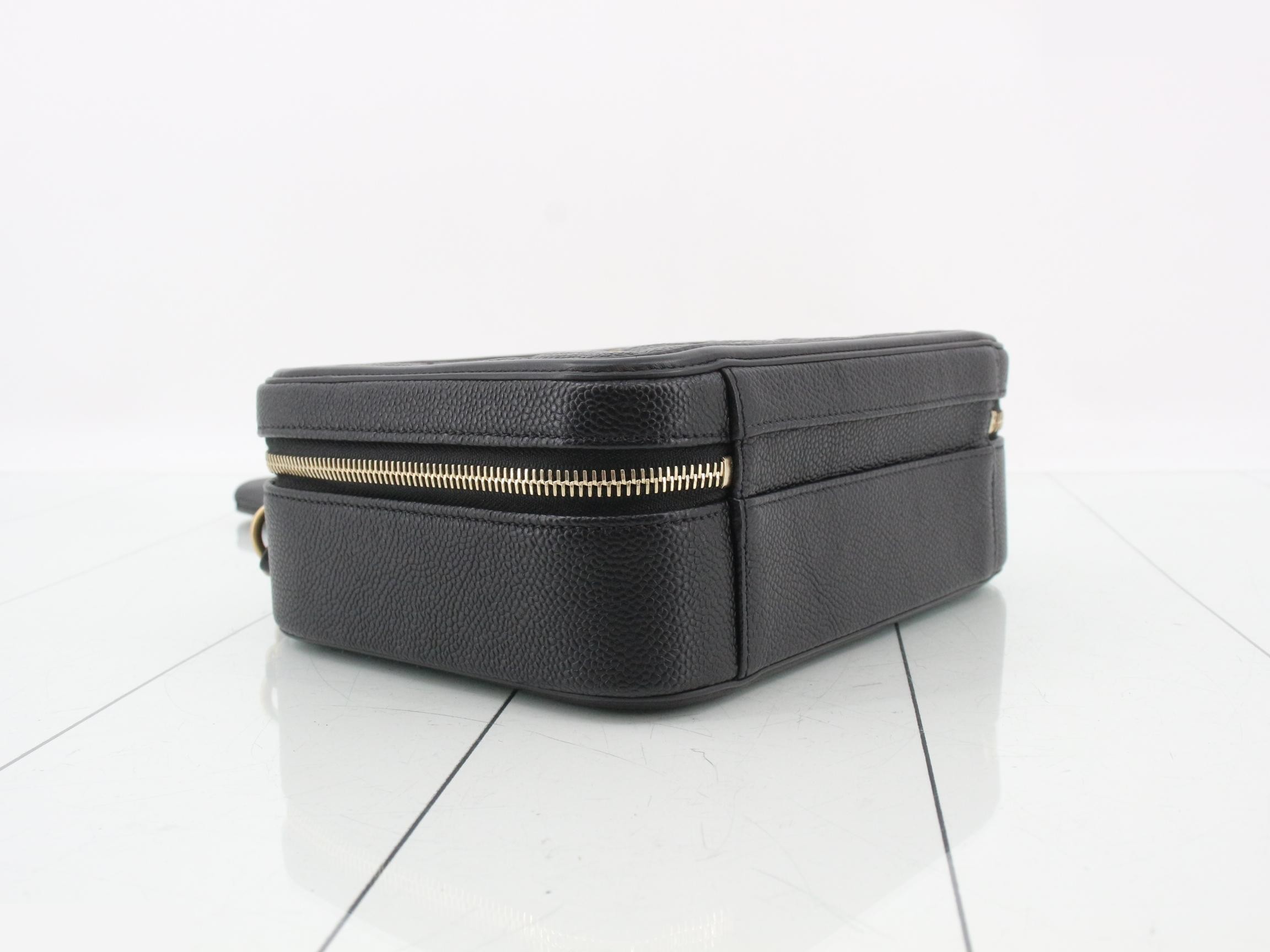 CC Filigree Caviar Skin 2-Way Vanity Case — view 5
