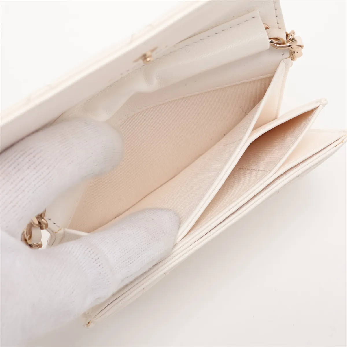 Matelassé Lambskin Chain Shoulder Bag, Camellia Design, White with Gold Hardware, 31107128, Serial Number 31 — view 7