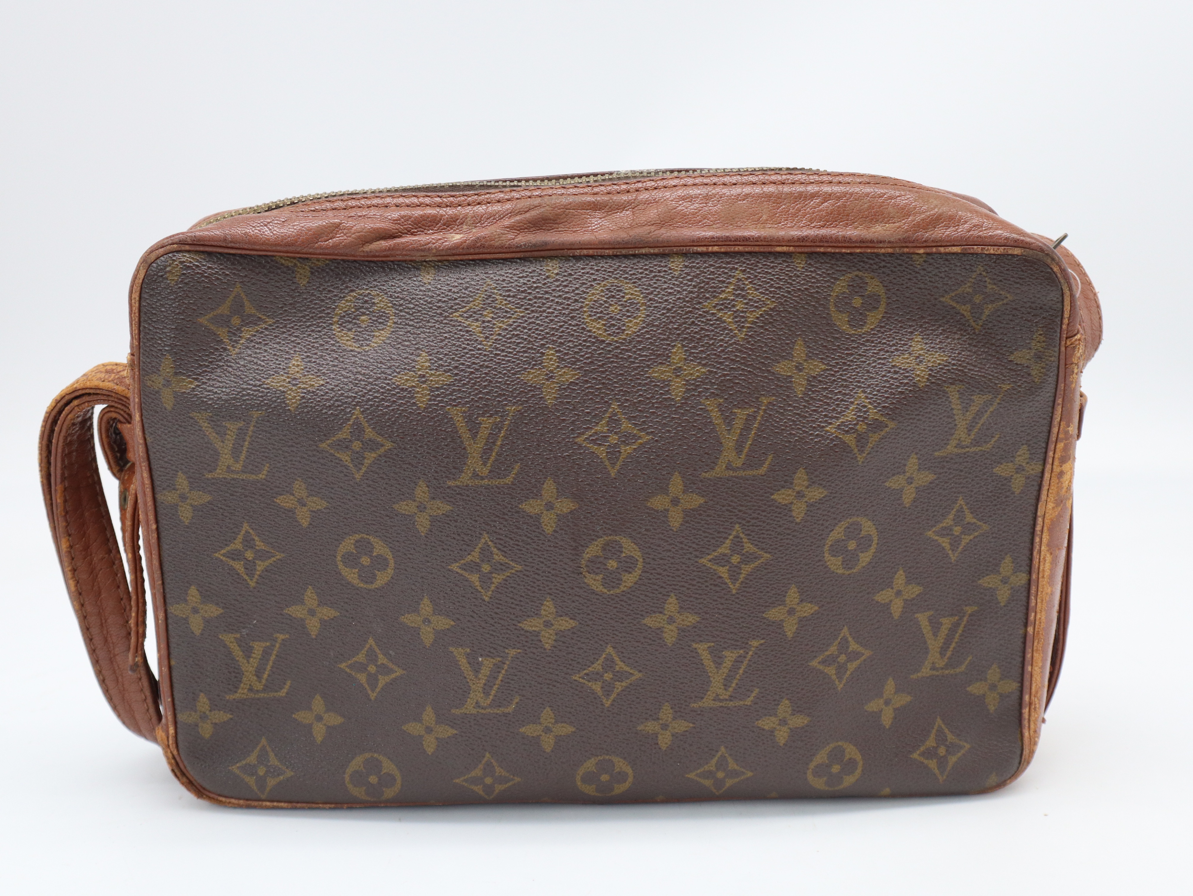 M51364 Monogram Sac Bandoulière Shoulder Bag — view 2