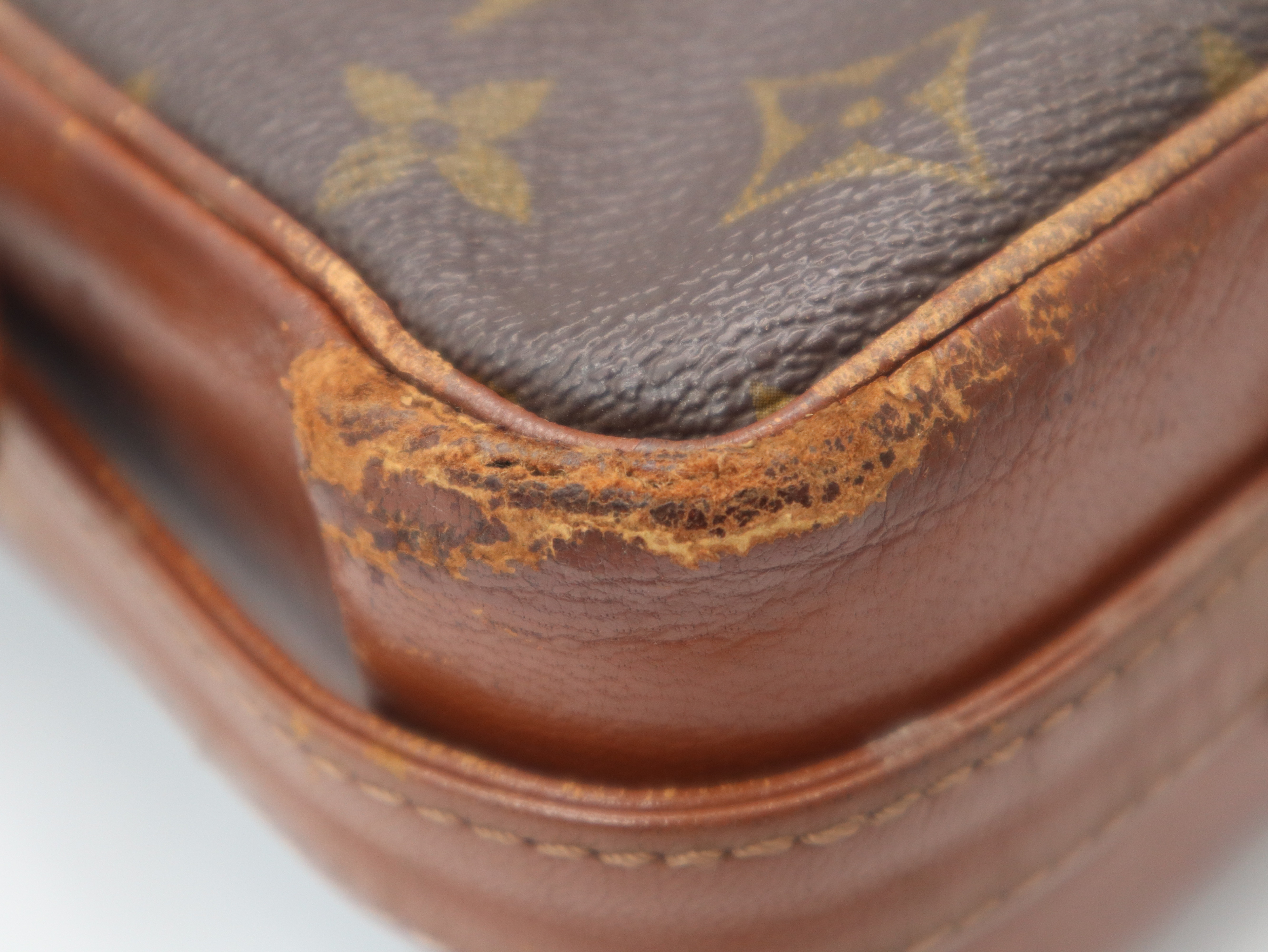 M51364 Monogram Sac Bandoulière Shoulder Bag — view 7