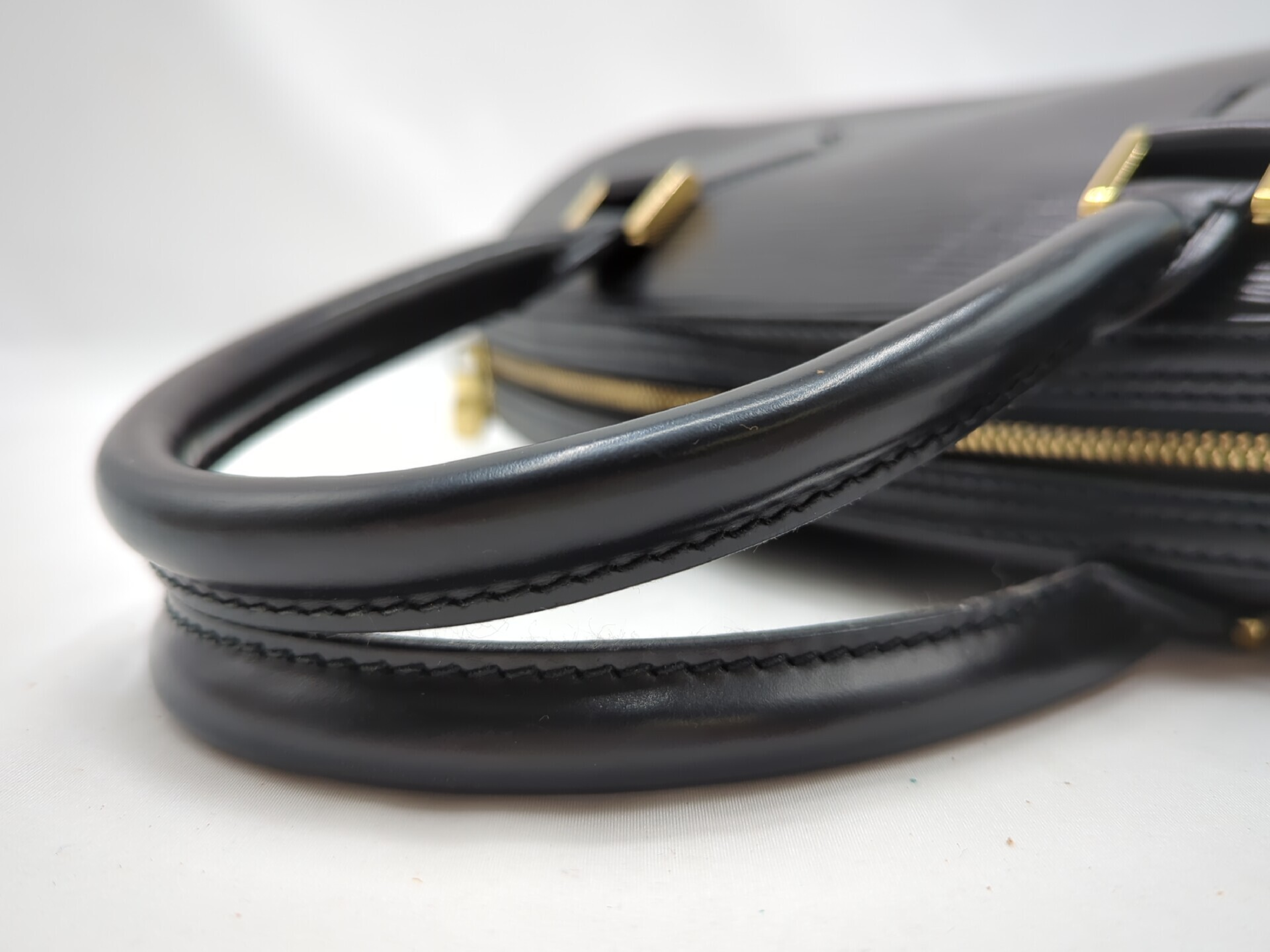 M52082 Epi Jasmine Handbag — view 6
