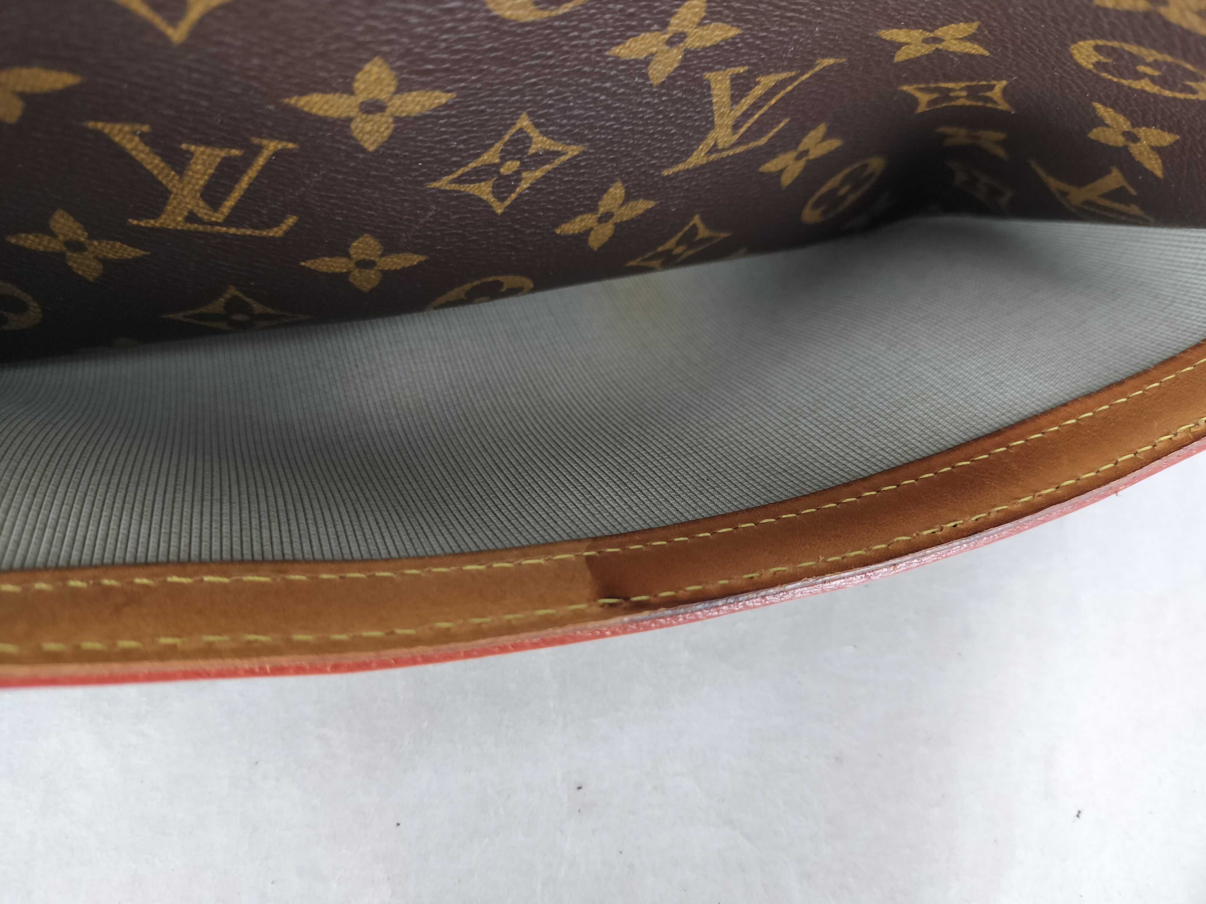 Monogram Louis Vuitton Shoulder Bag — view 13