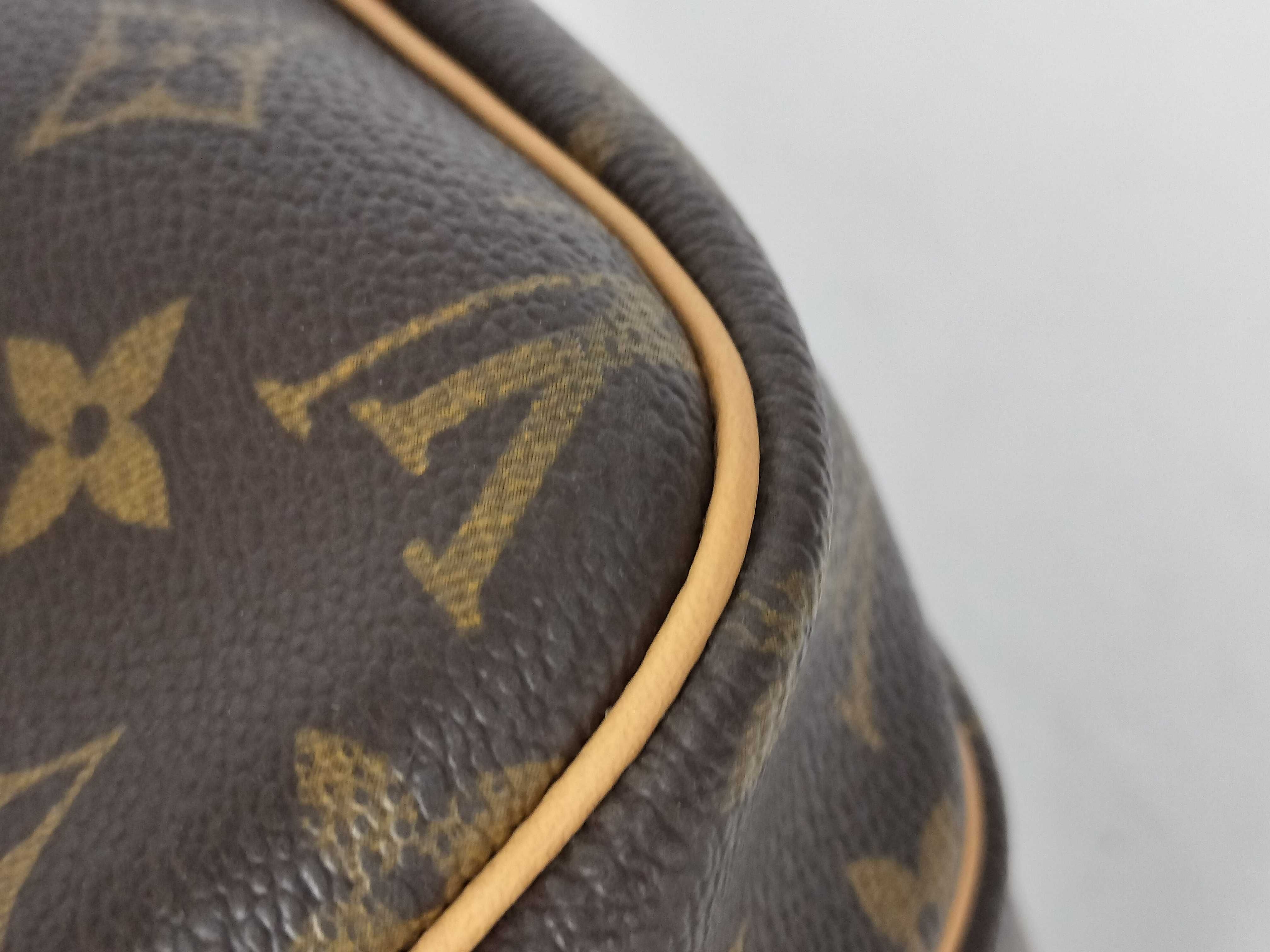 Monogram Louis Vuitton Shoulder Bag — view 7